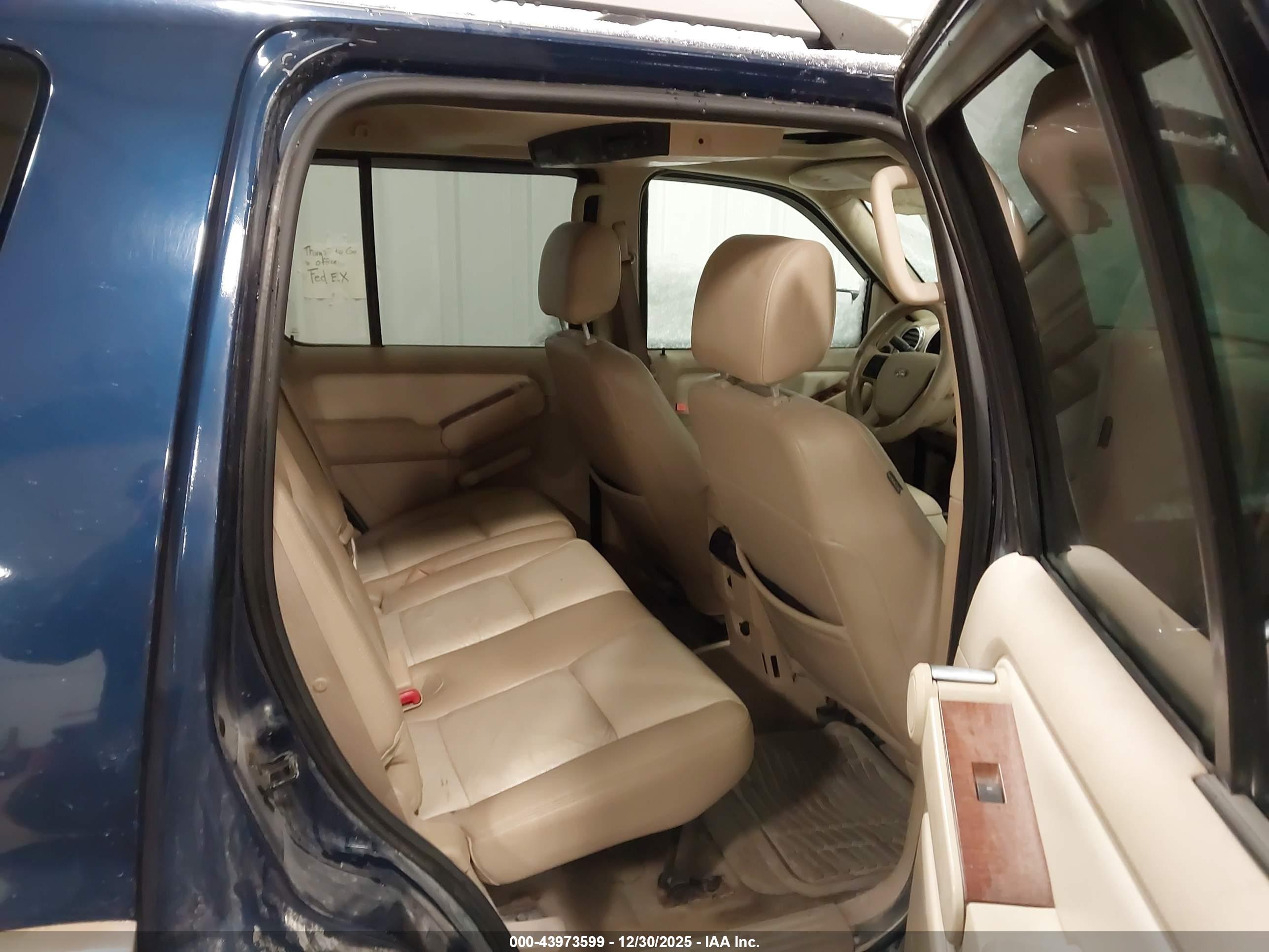 FORD EXPLORER image 8