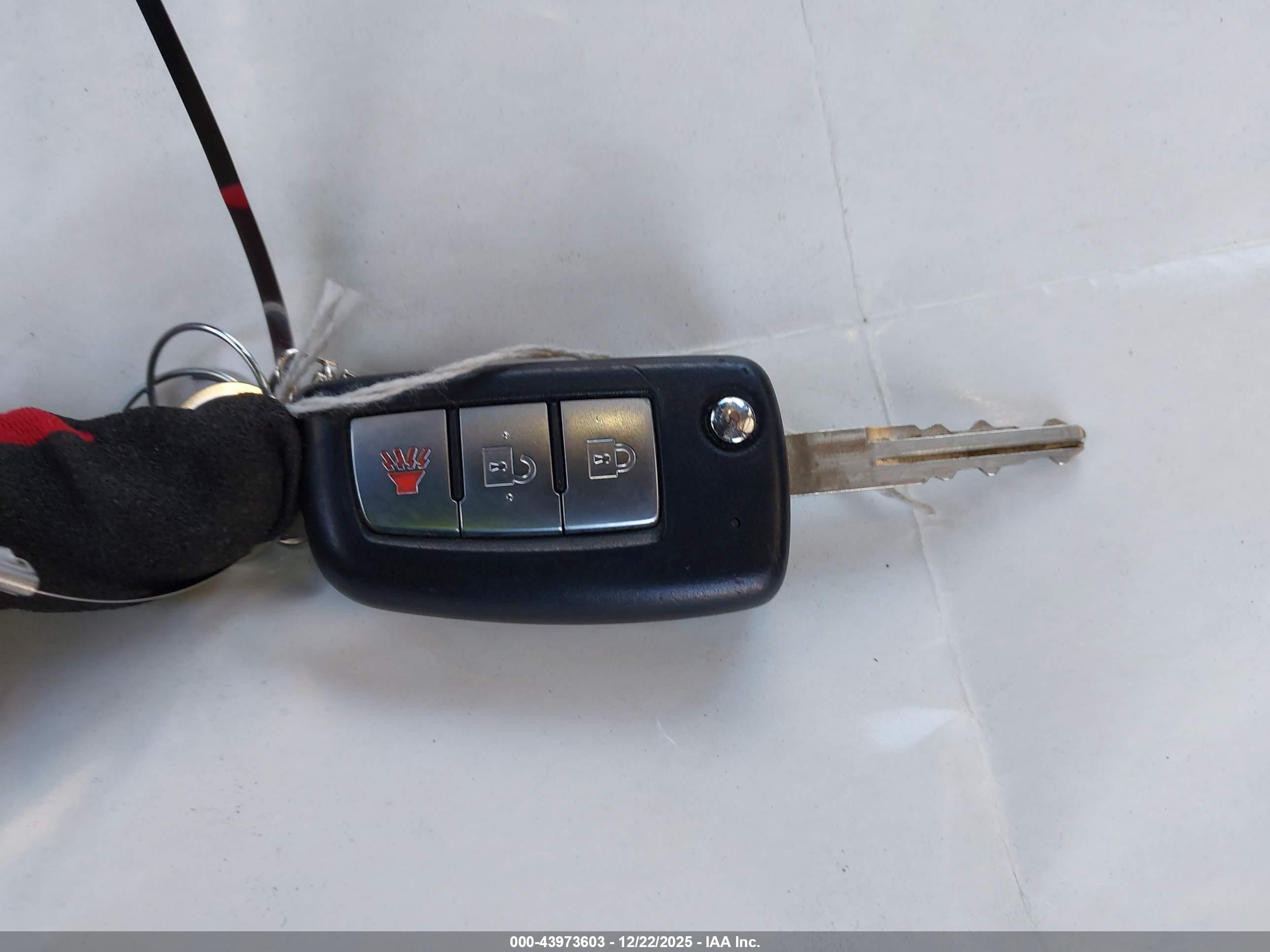 NISSAN ROGUE image 11
