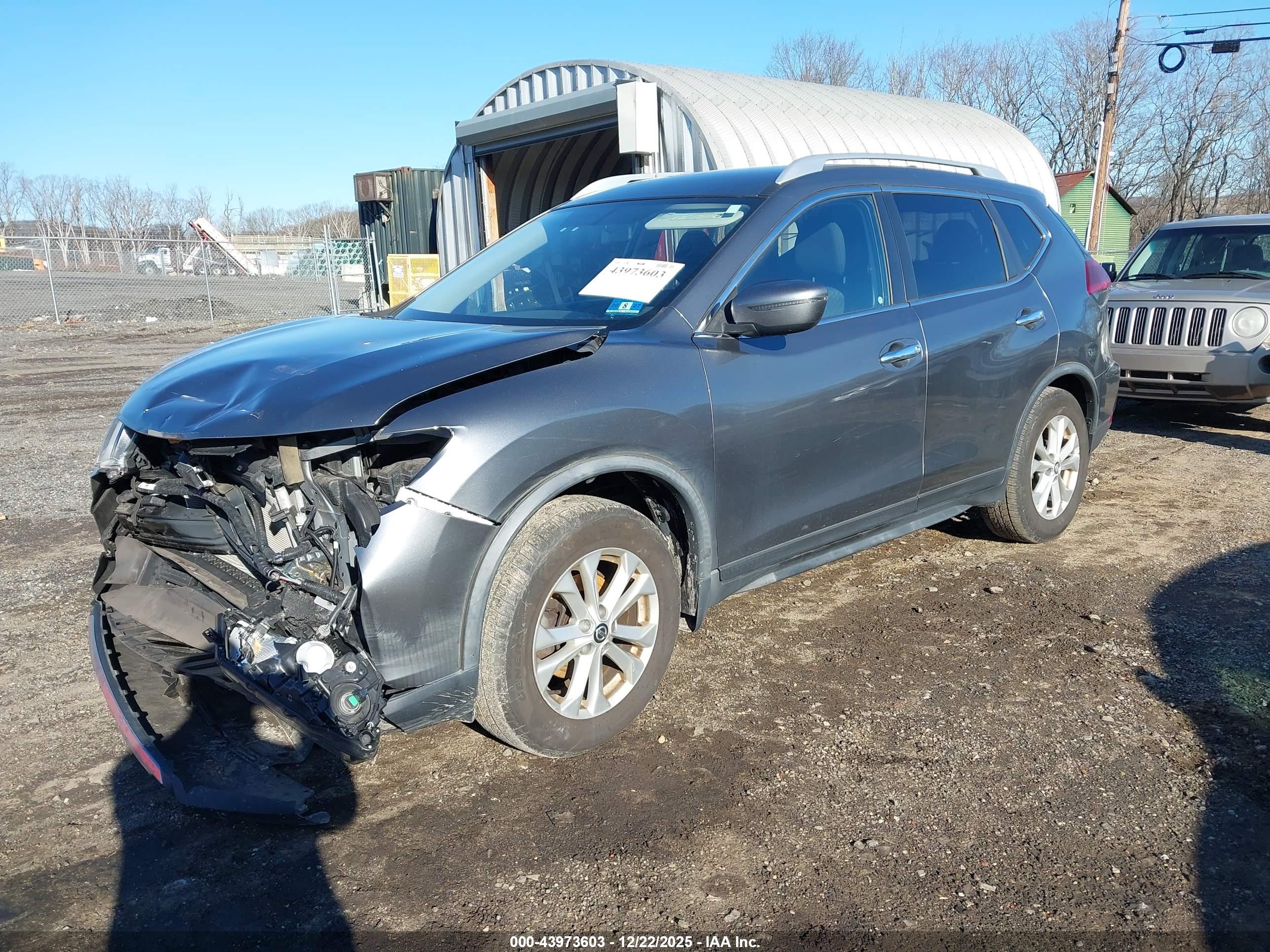 NISSAN ROGUE image 2