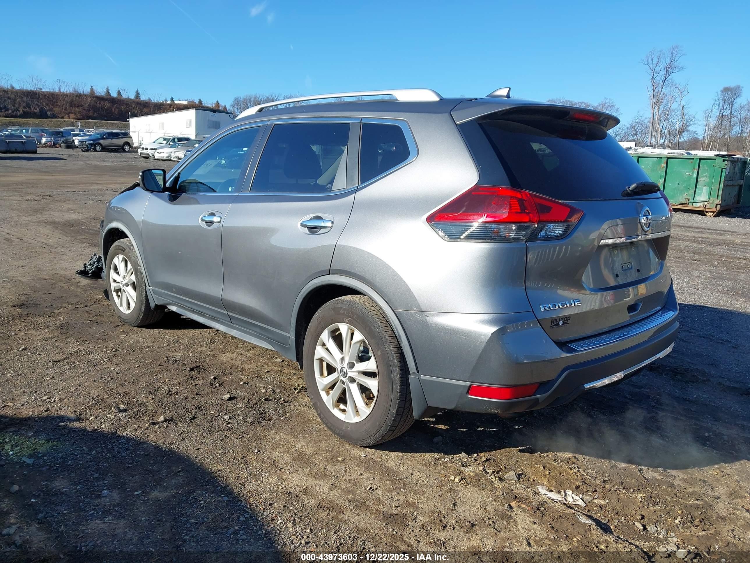 NISSAN ROGUE image 3