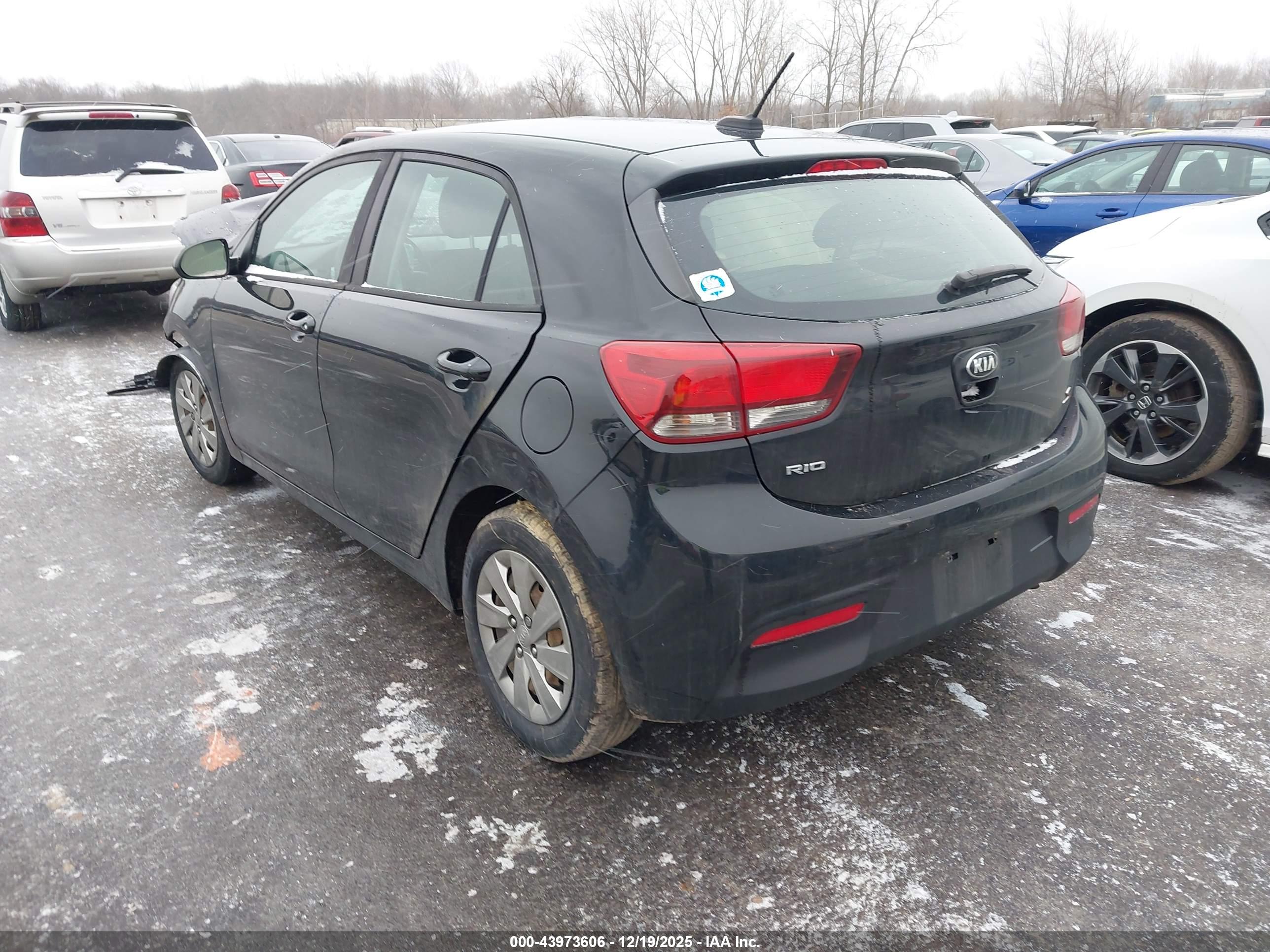 KIA RIO image 3