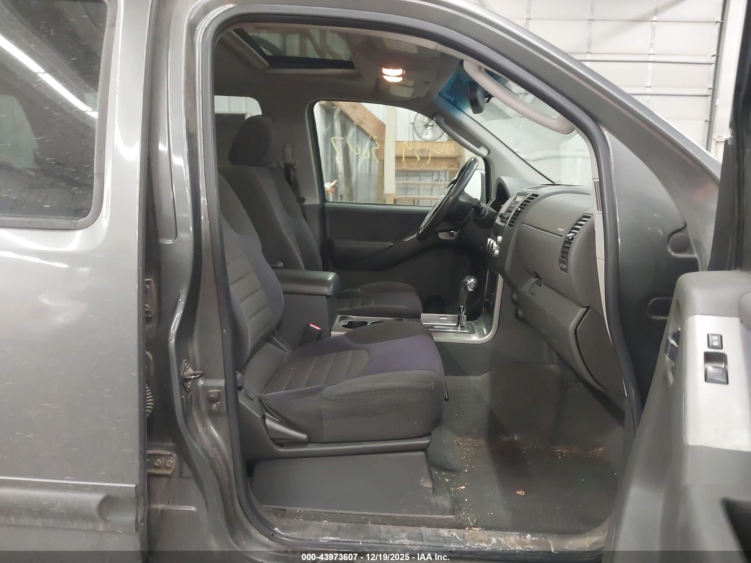 NISSAN PATHFINDER image 5