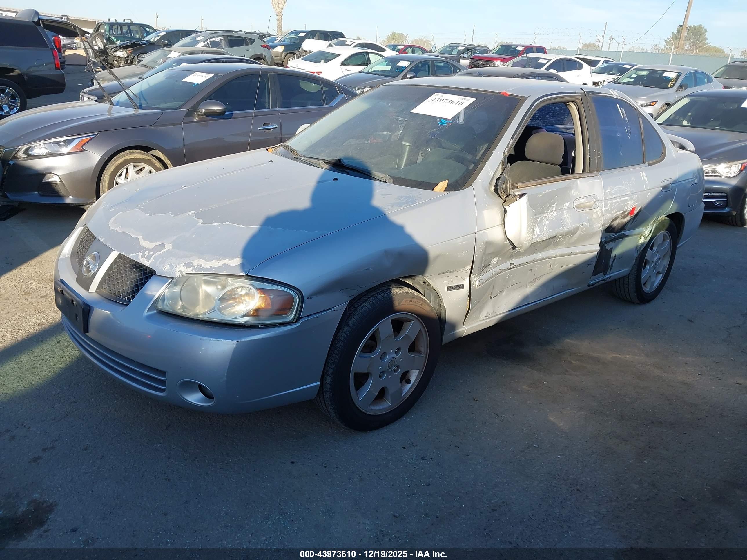 NISSAN SENTRA image 2