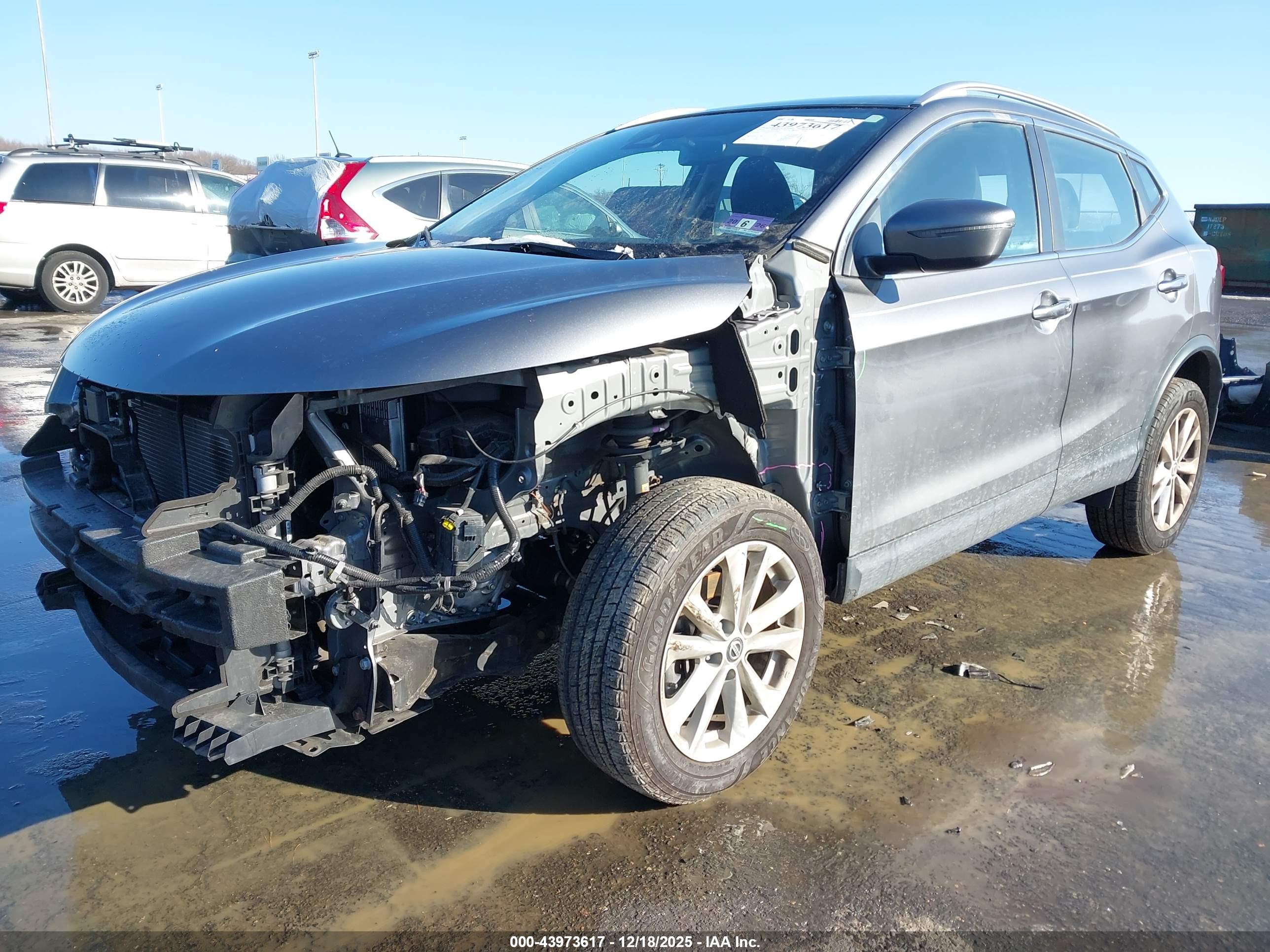 NISSAN ROGUE image 2
