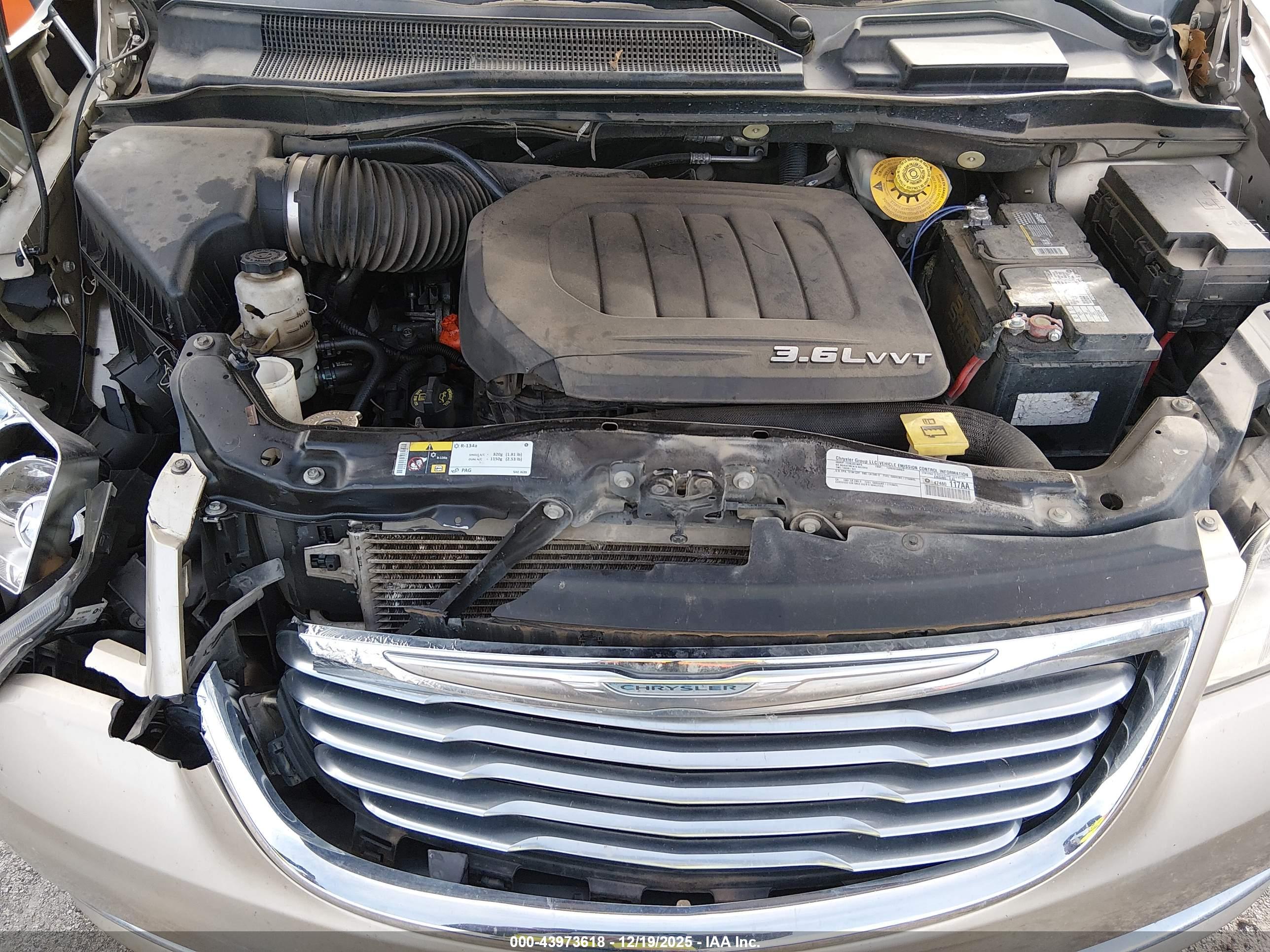 CHRYSLER TOWN image 10