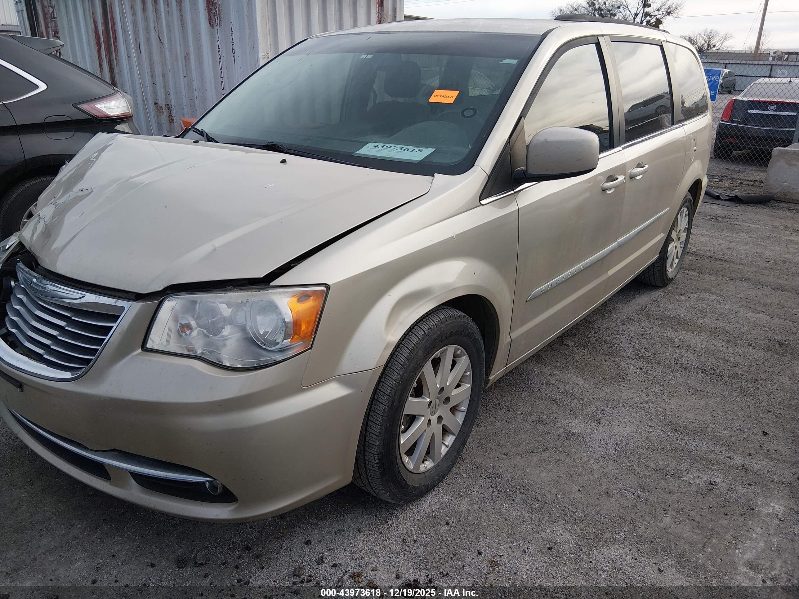 CHRYSLER TOWN image 2