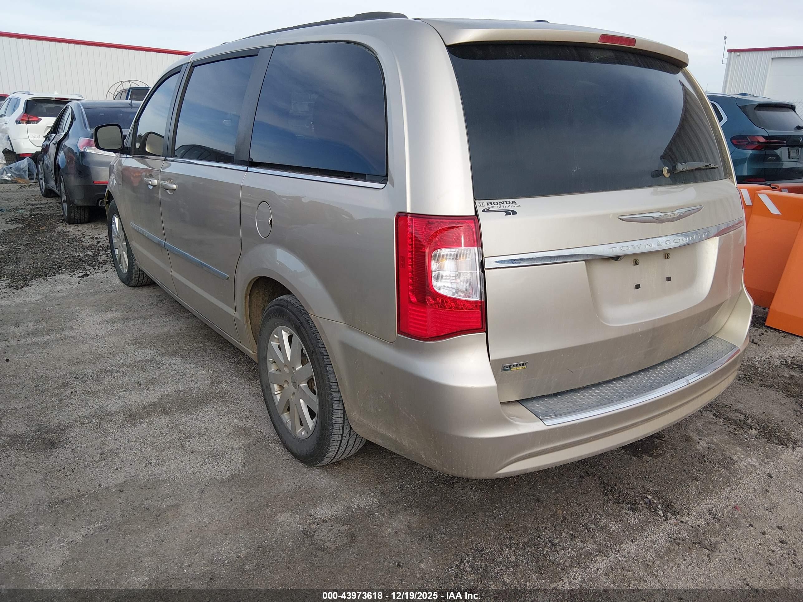 CHRYSLER TOWN image 3