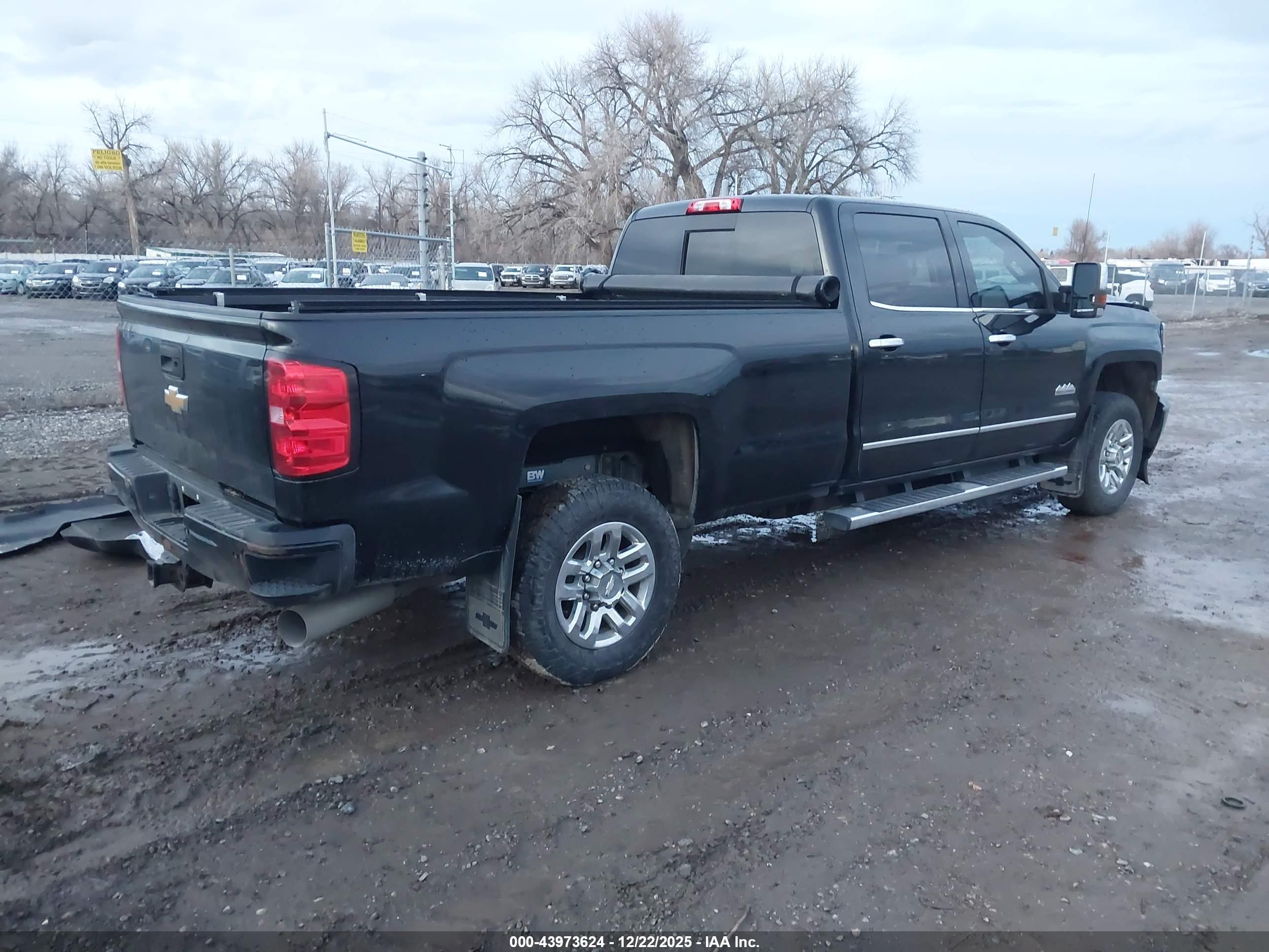 CHEVROLET SILVERADO image 4