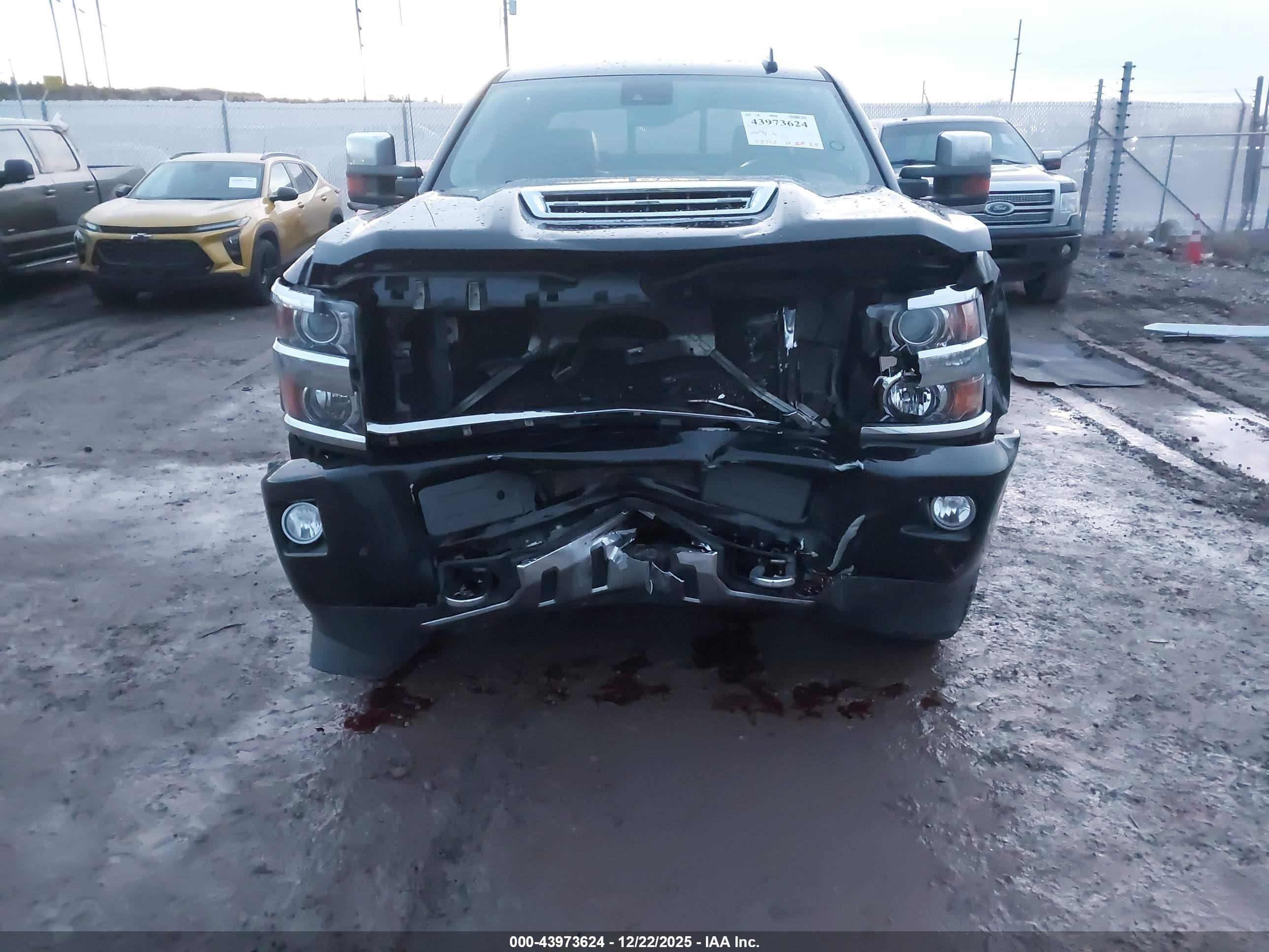CHEVROLET SILVERADO image 6