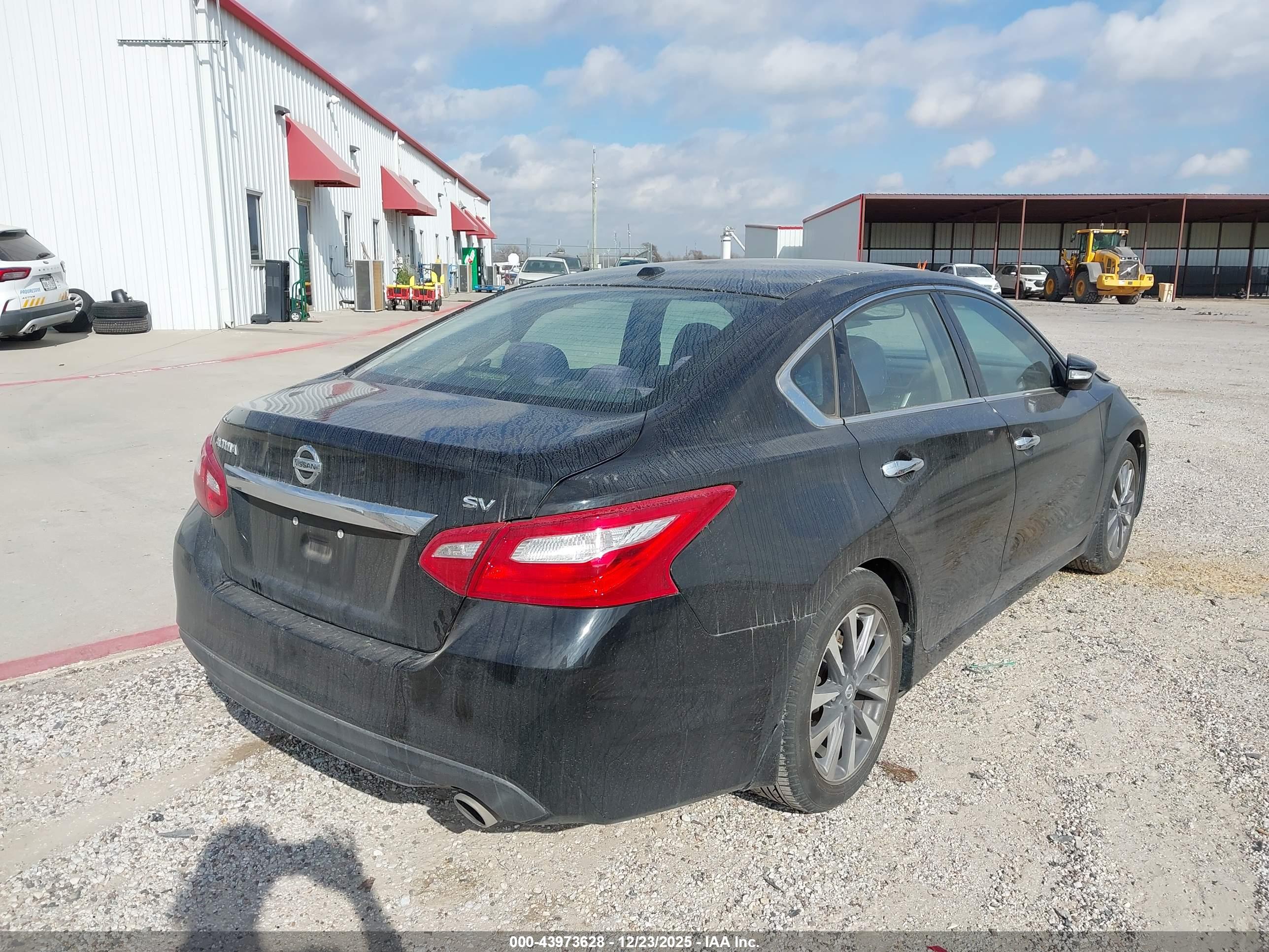 NISSAN ALTIMA image 4