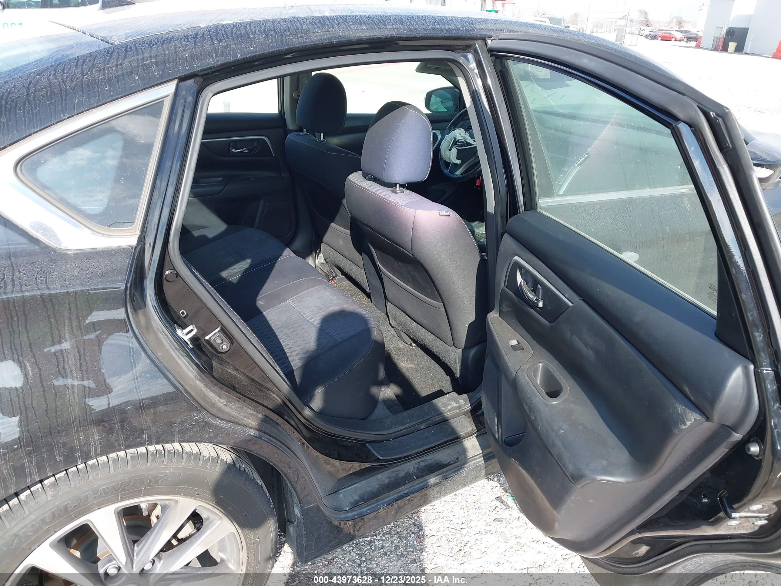 NISSAN ALTIMA image 8