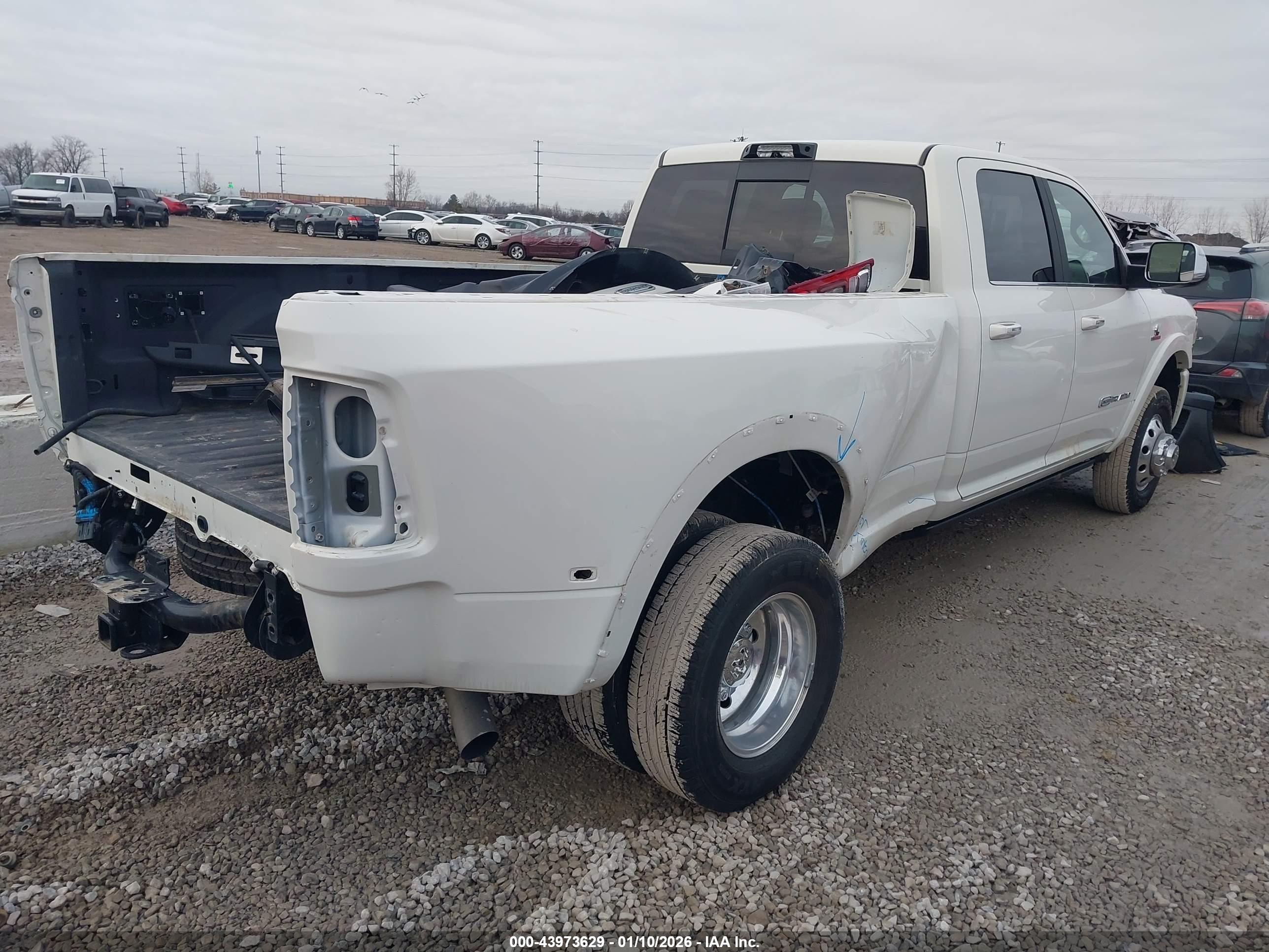 RAM 3500 image 4