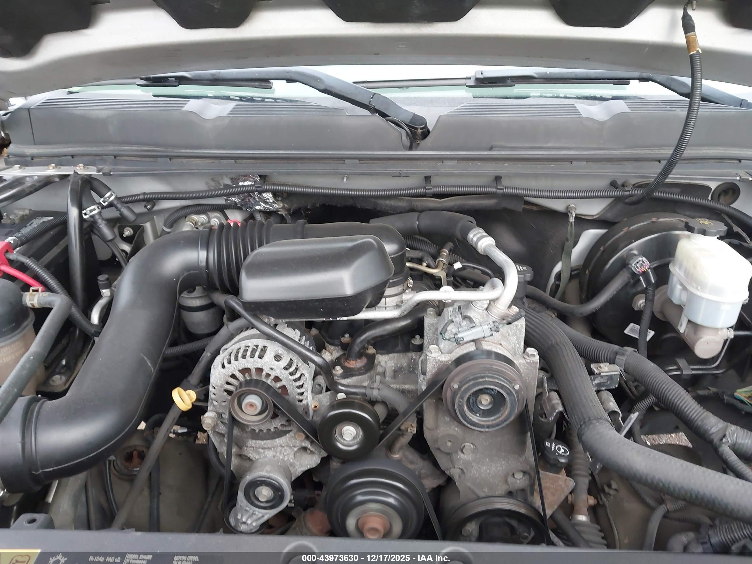 CHEVROLET SILVERADO image 10