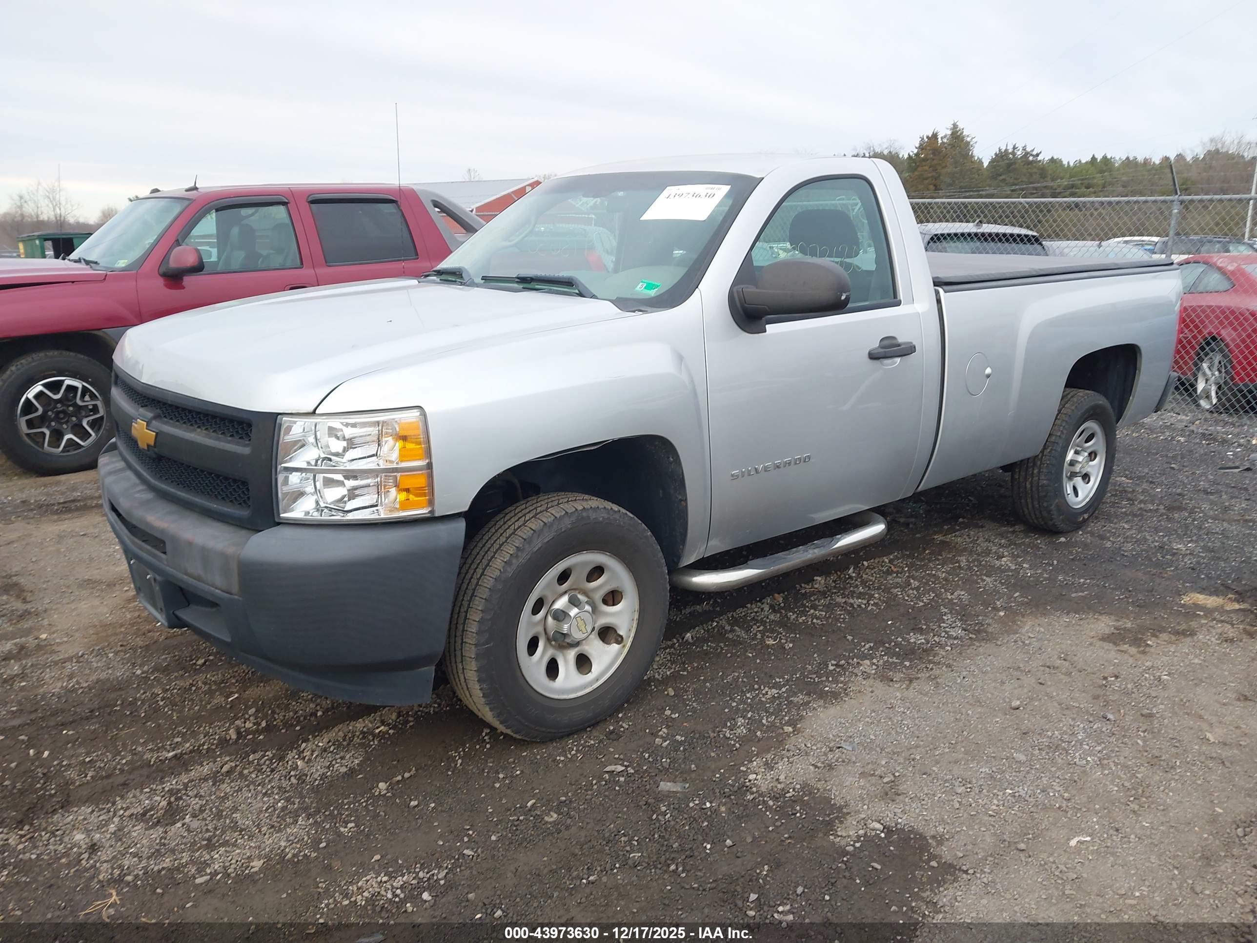 CHEVROLET SILVERADO image 2