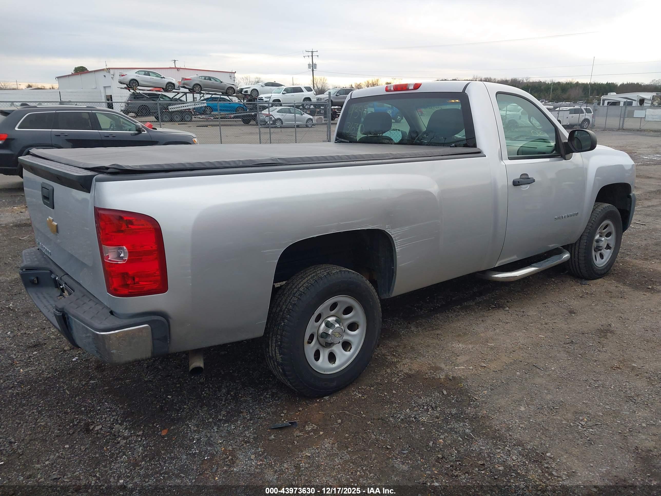 CHEVROLET SILVERADO image 4