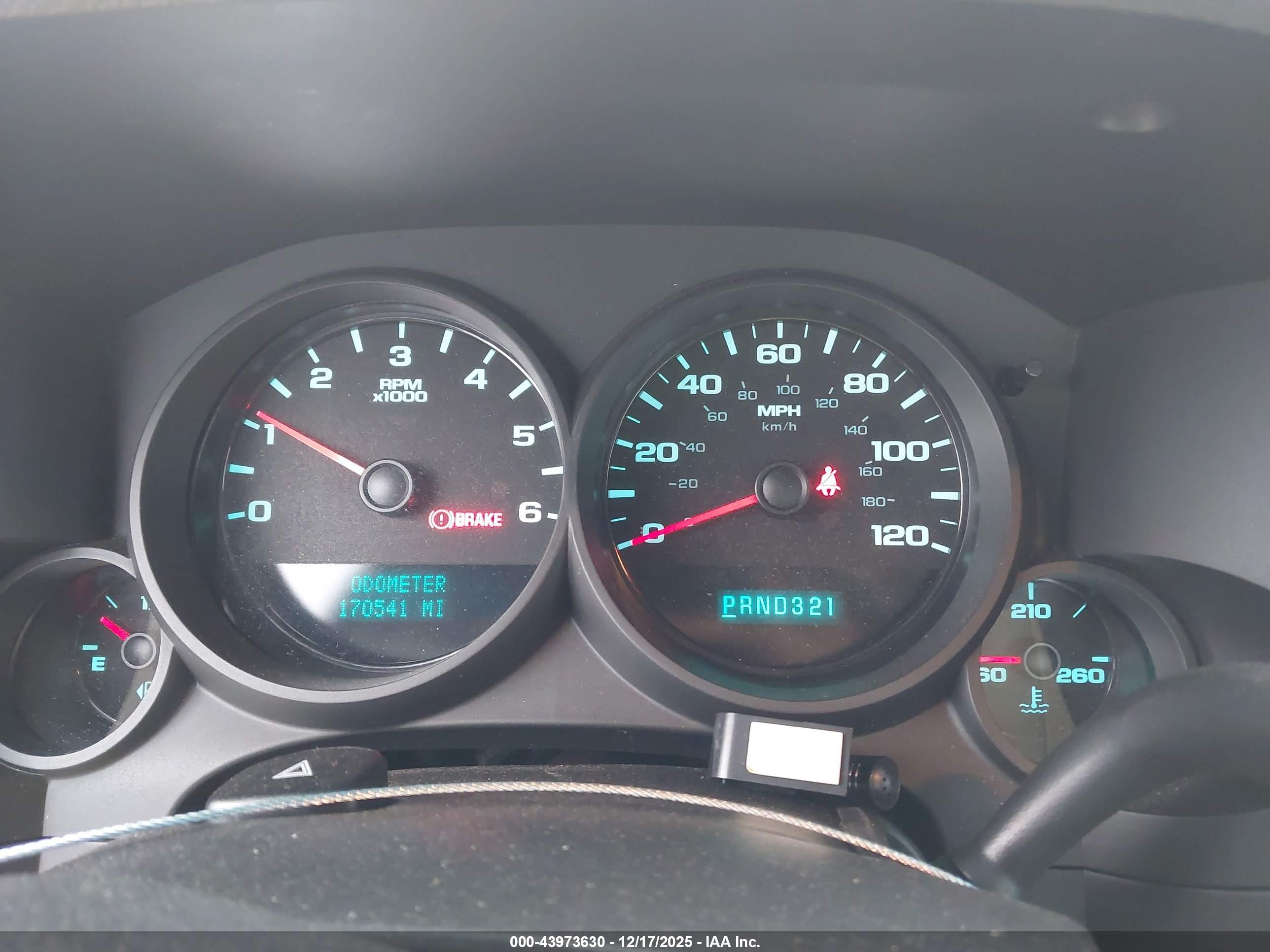 CHEVROLET SILVERADO image 7