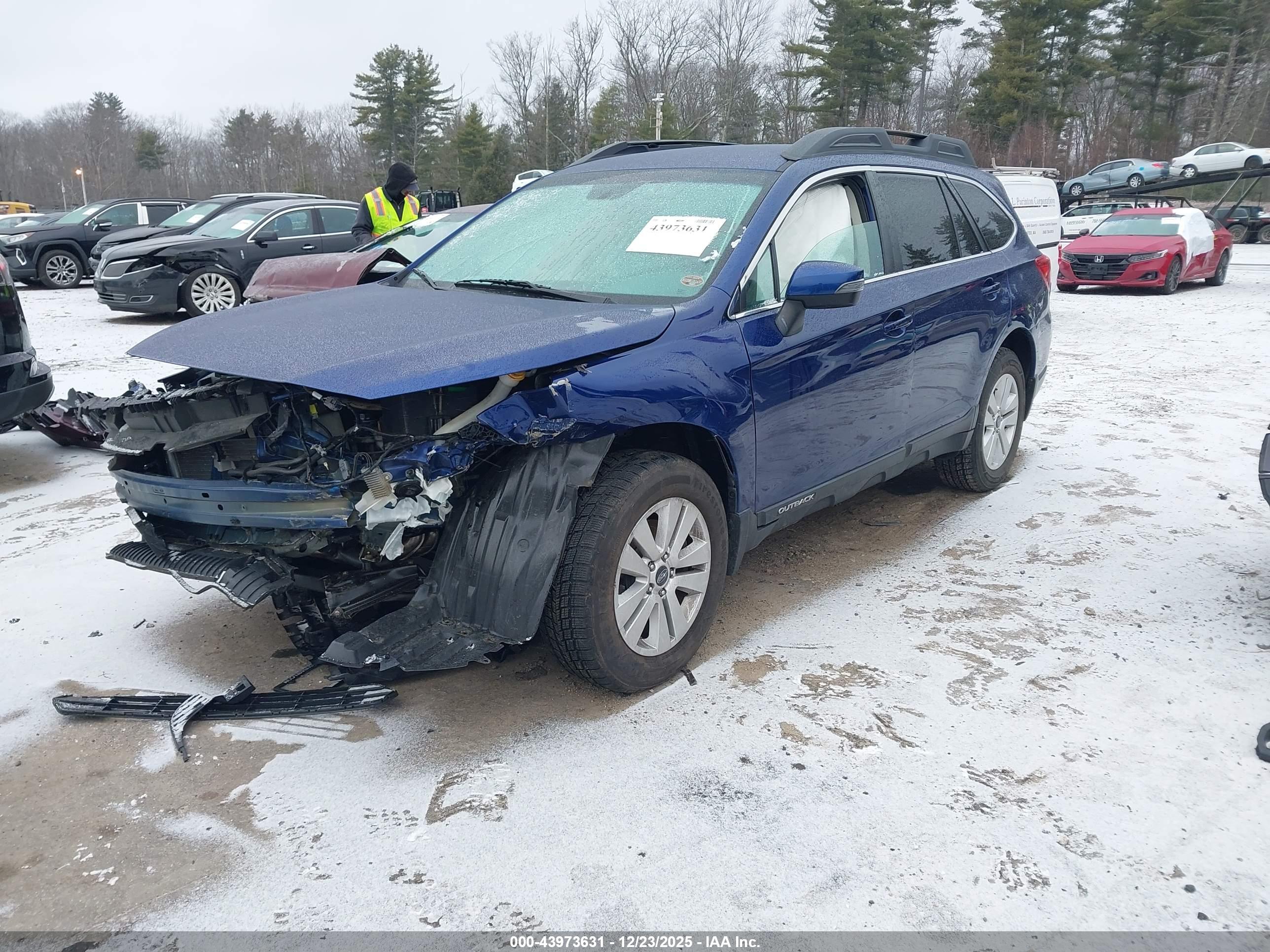 SUBARU OUTBACK image 2