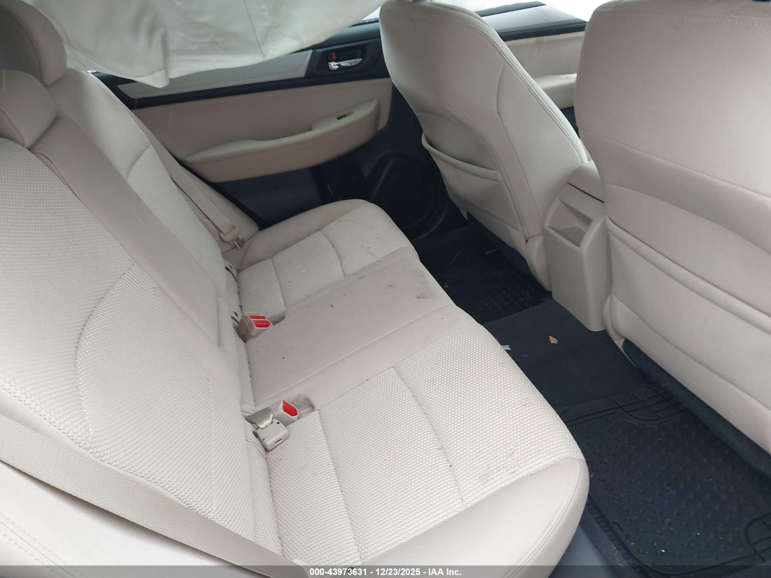 SUBARU OUTBACK image 8