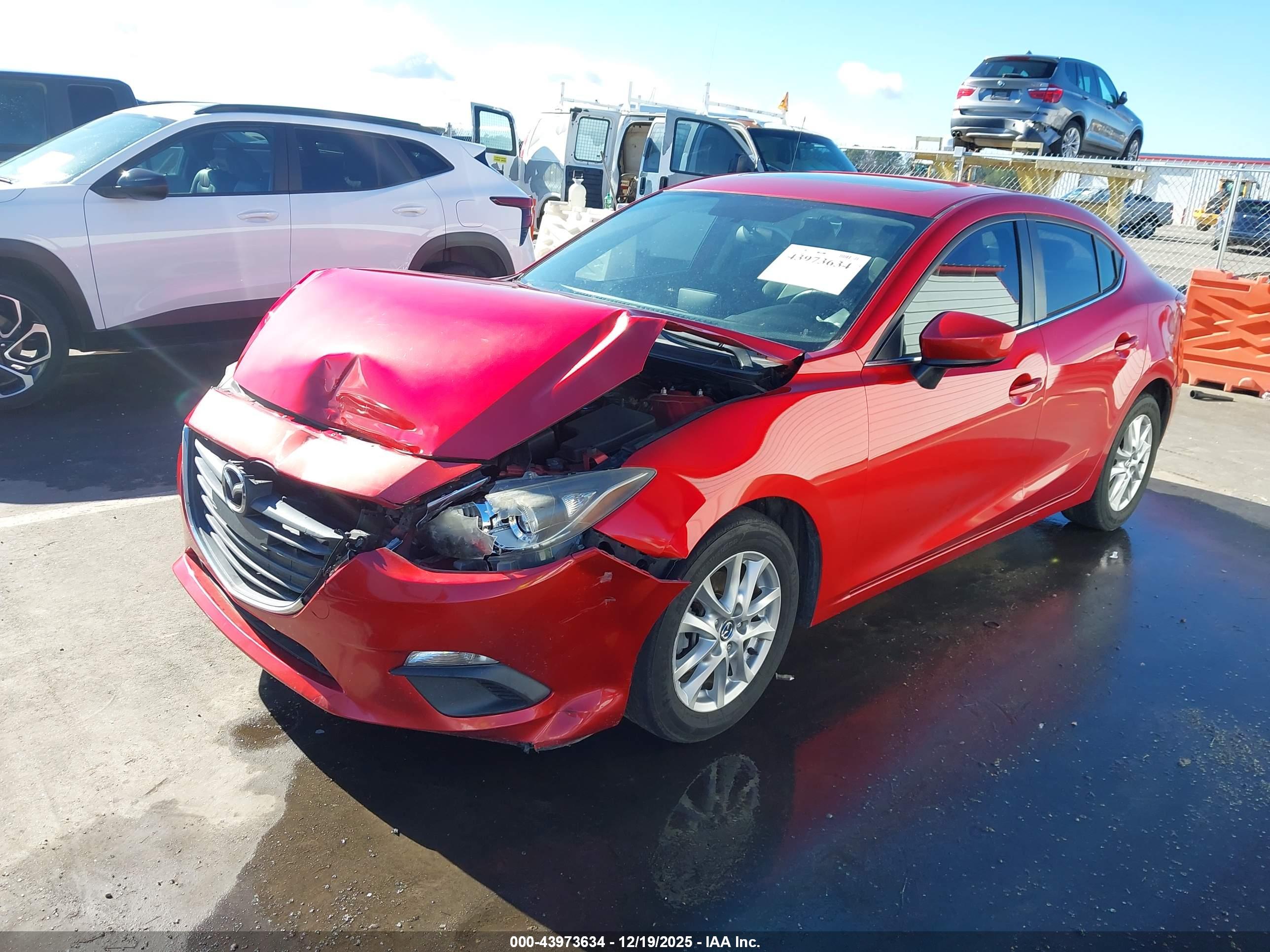 MAZDA MAZDA3 image 2