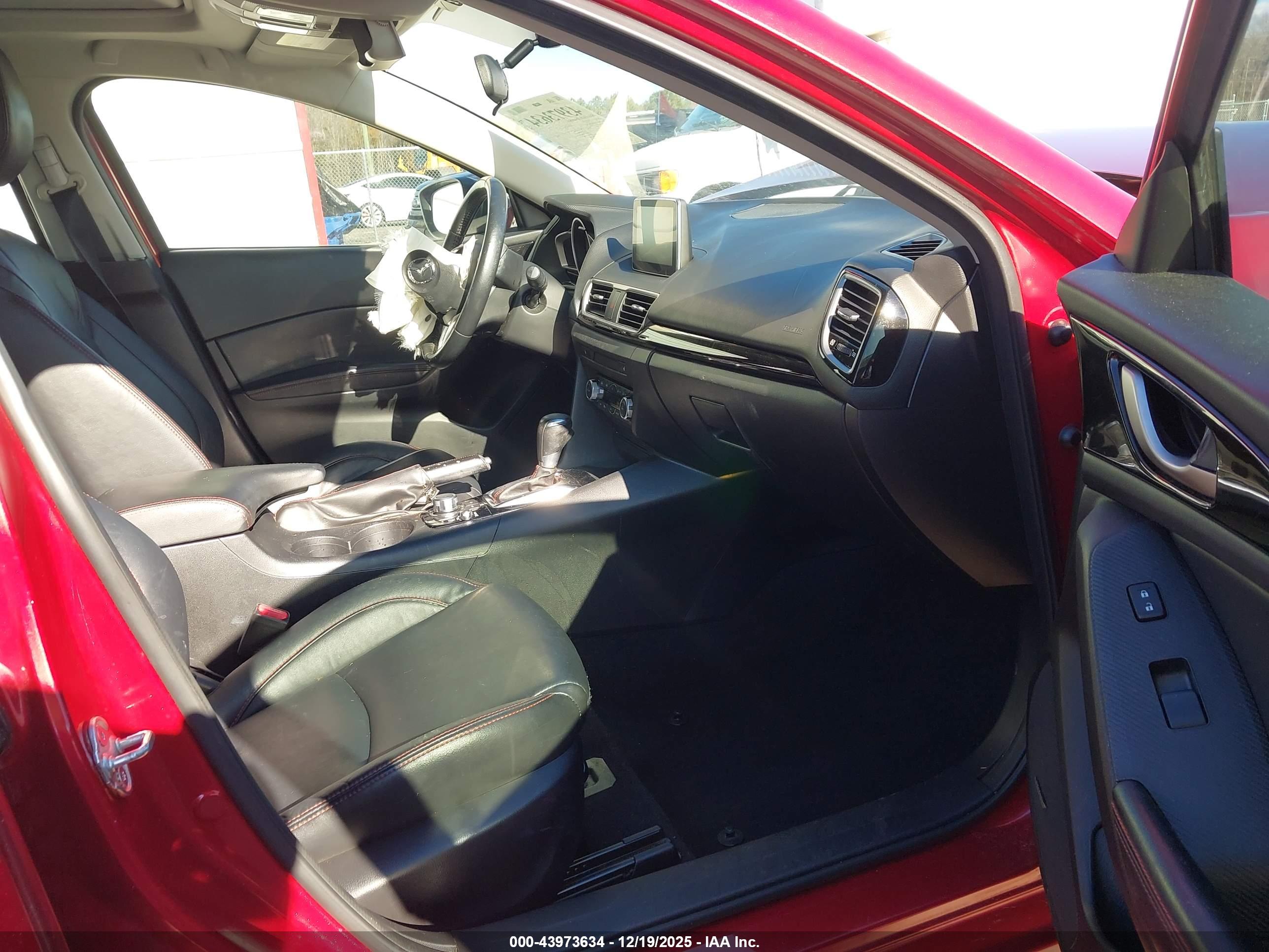 MAZDA MAZDA3 image 5