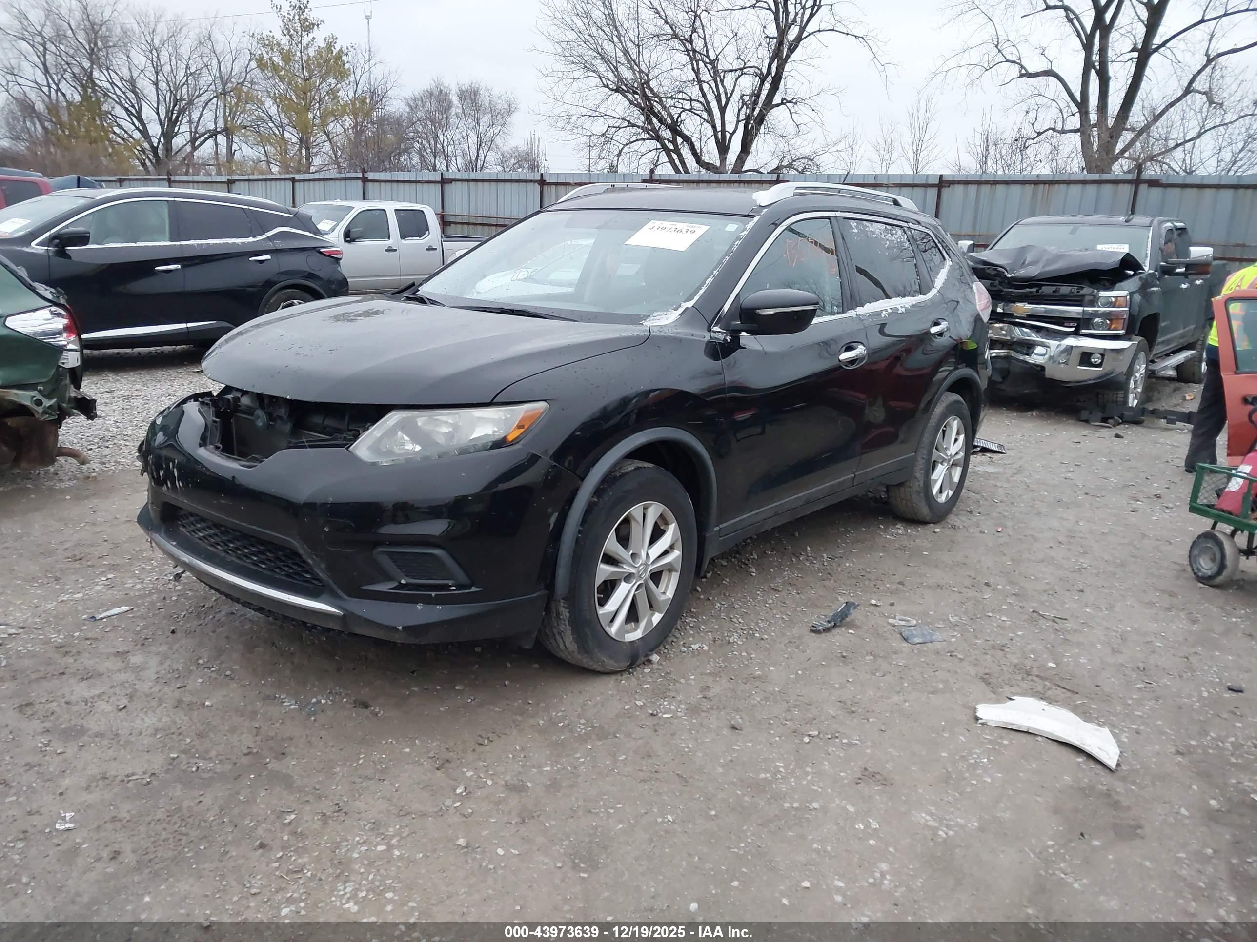 NISSAN ROGUE image 2