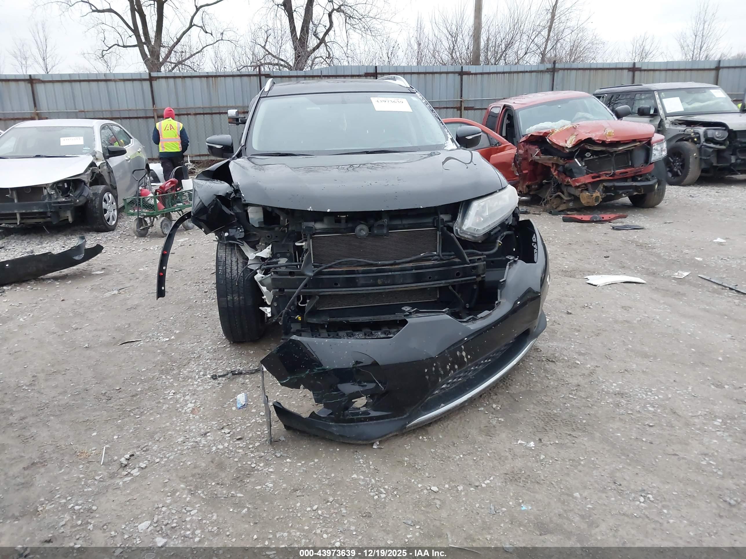 NISSAN ROGUE image 6