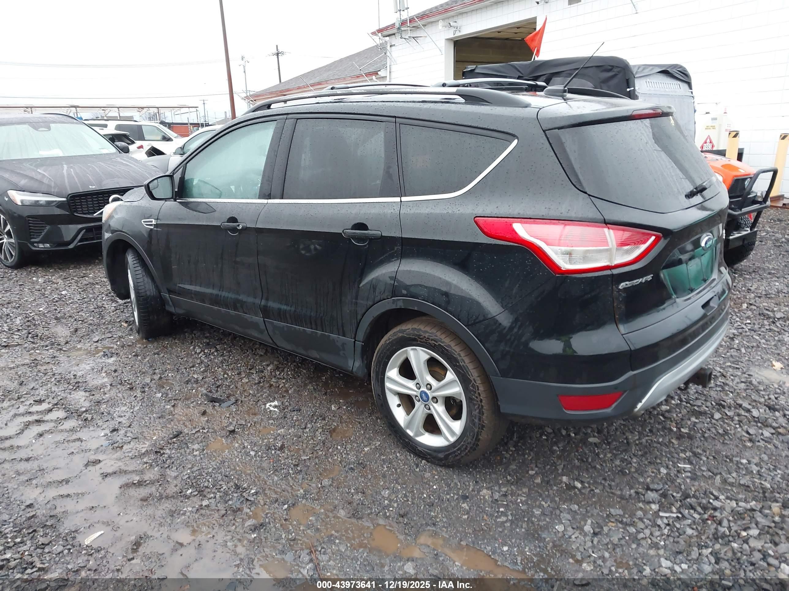 FORD ESCAPE image 3