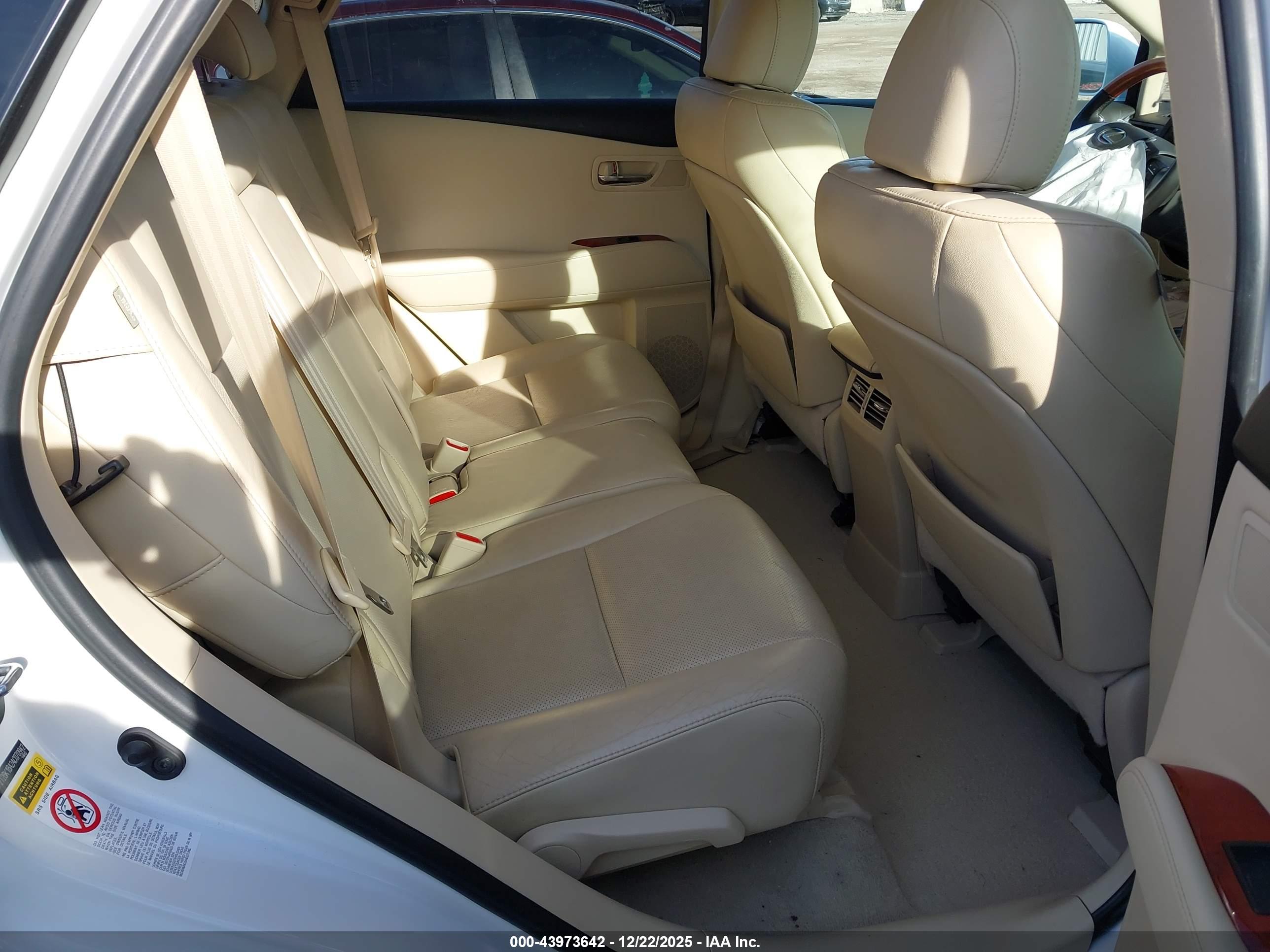 LEXUS RX image 8