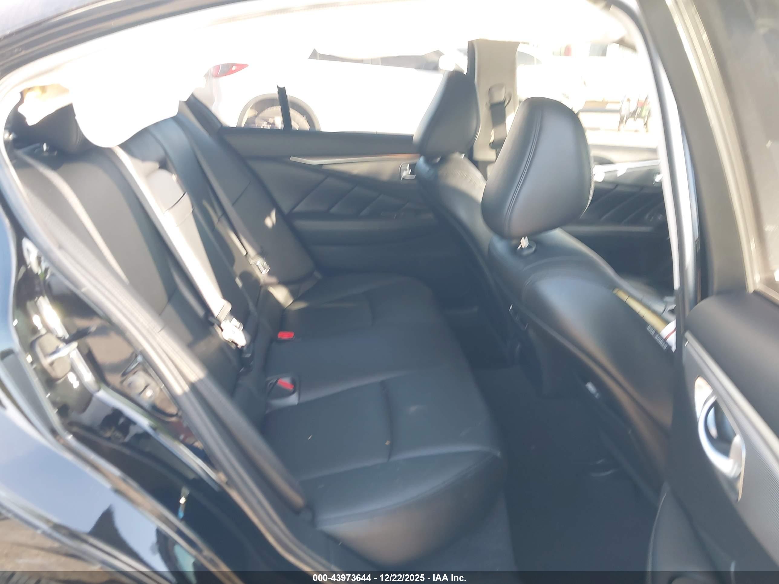INFINITI Q50 image 8
