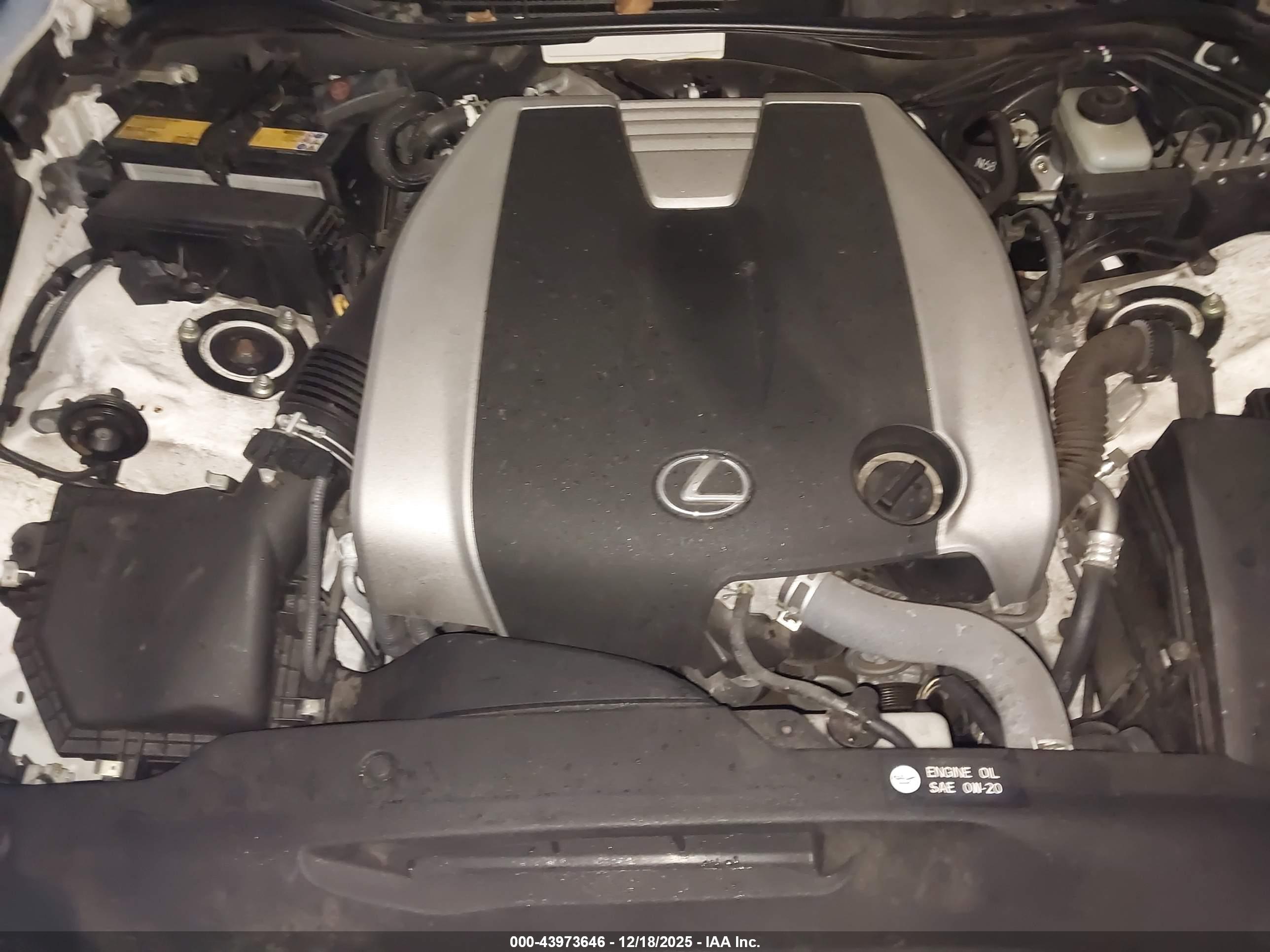 LEXUS IS image 10