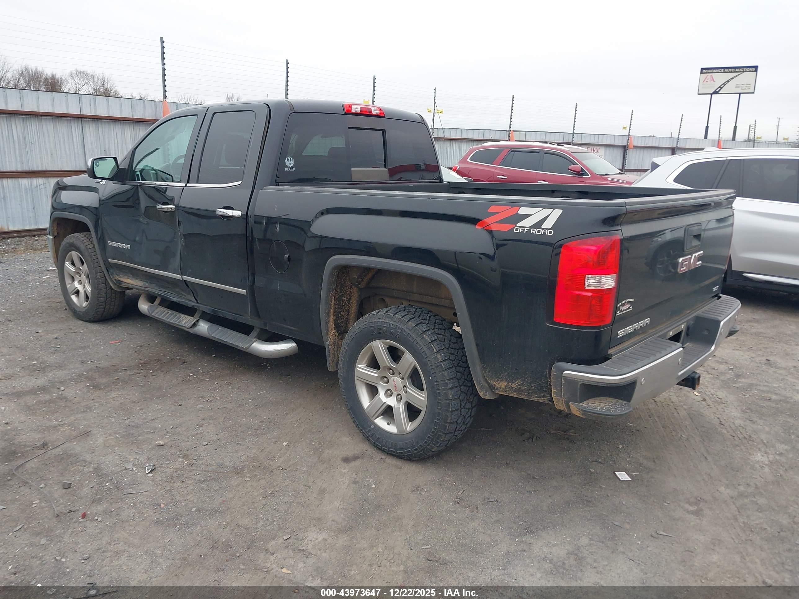 GMC SIERRA image 3