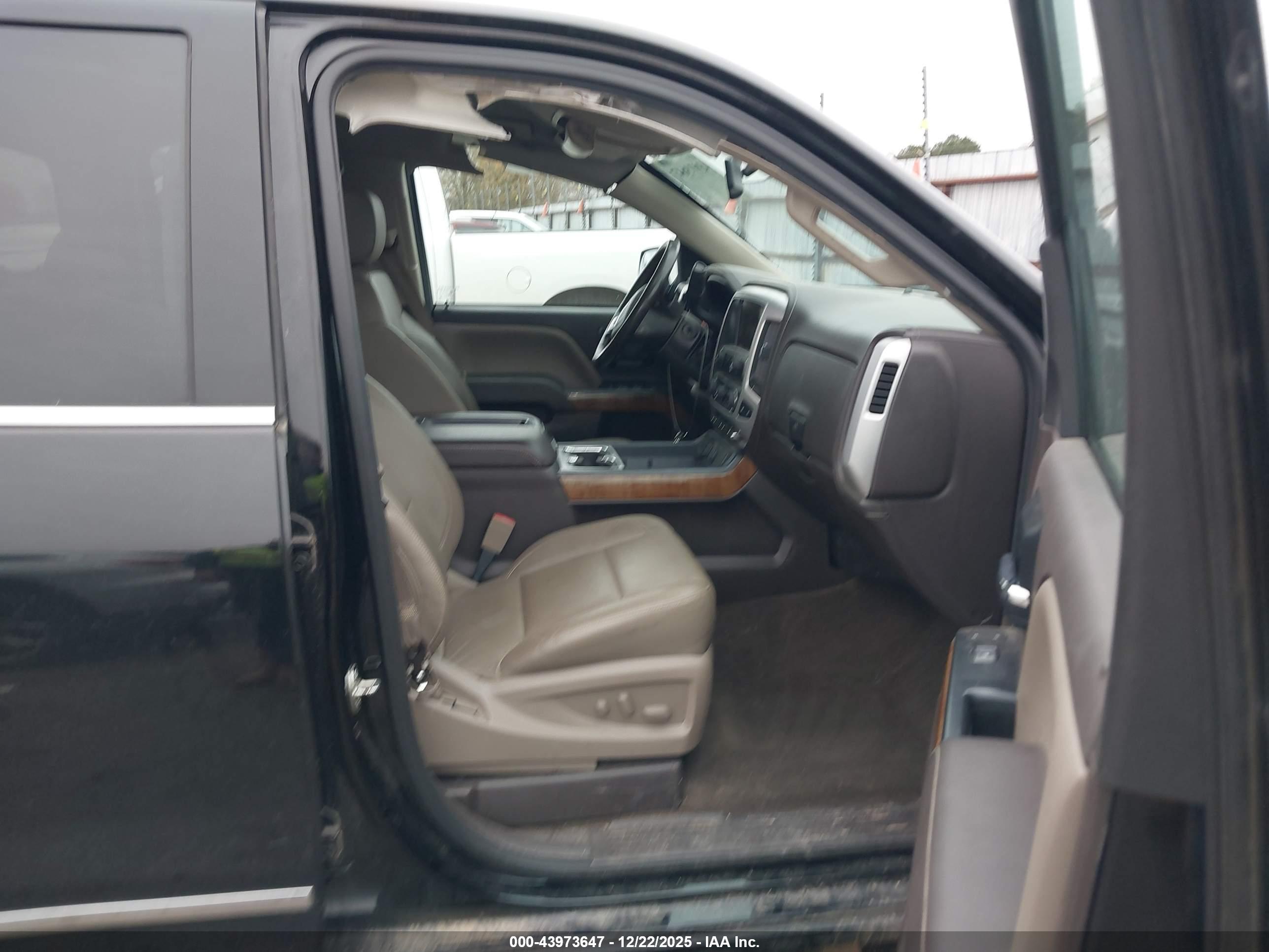 GMC SIERRA image 5