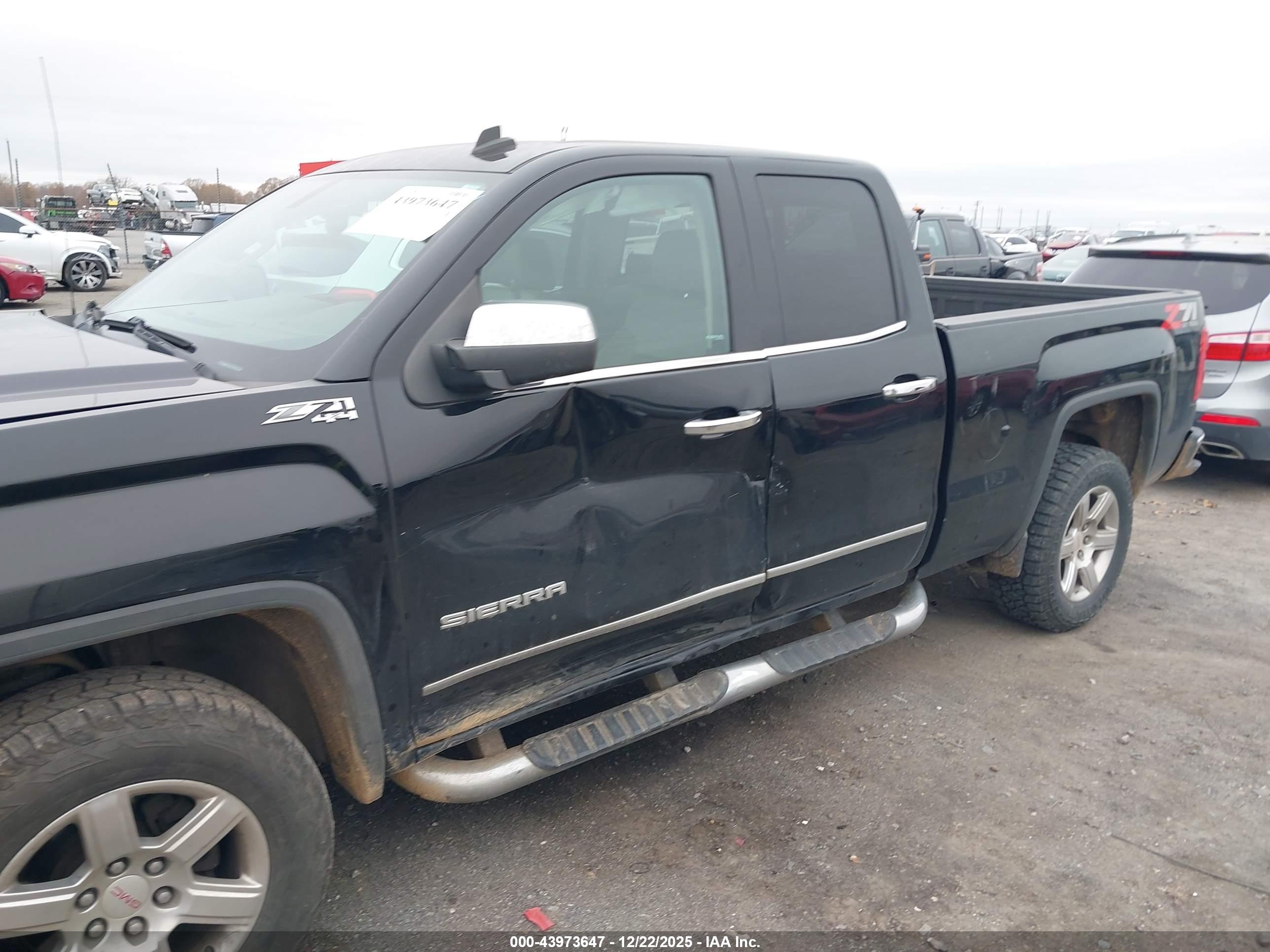 GMC SIERRA image 6