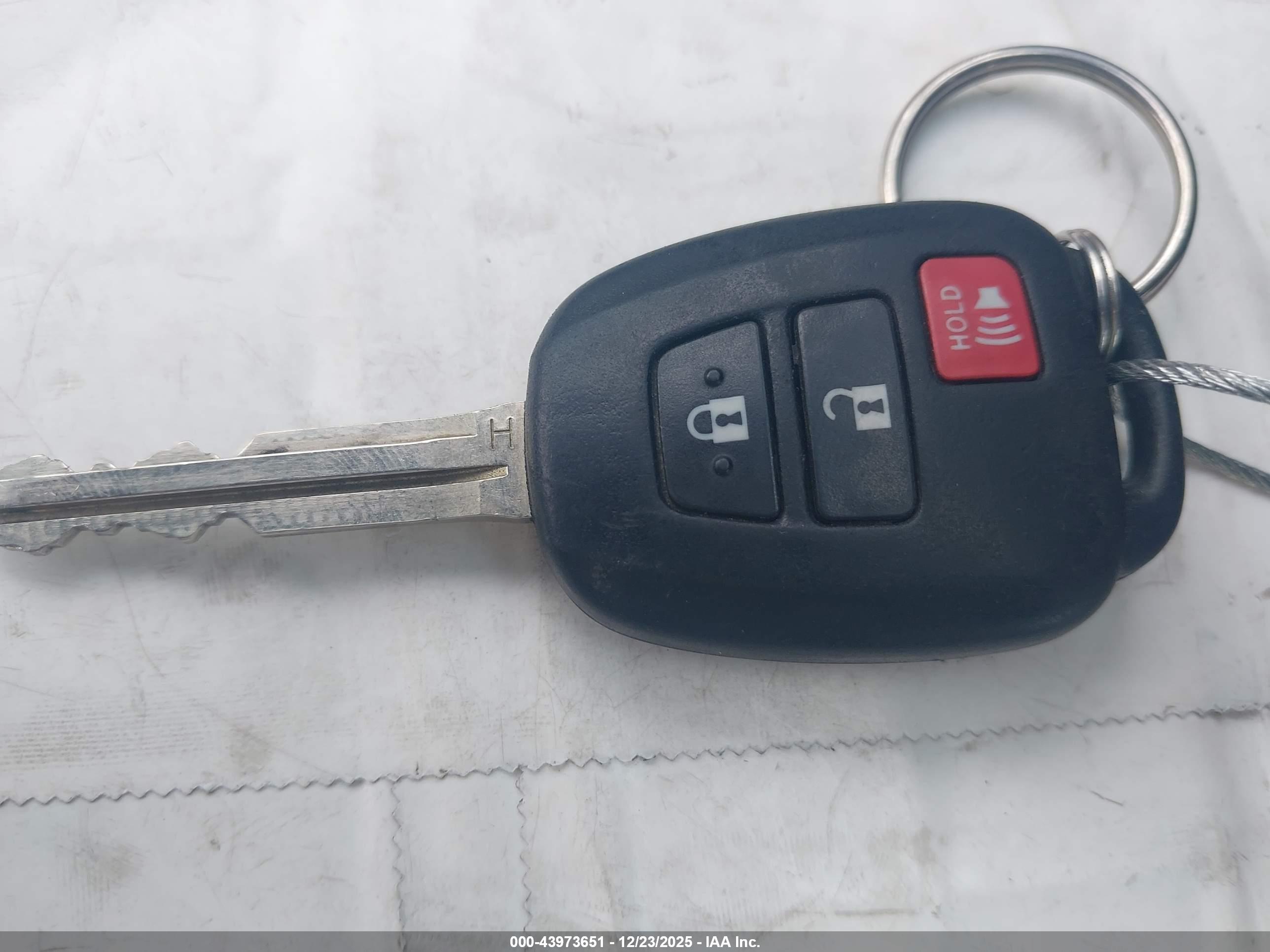 TOYOTA RAV4 image 11