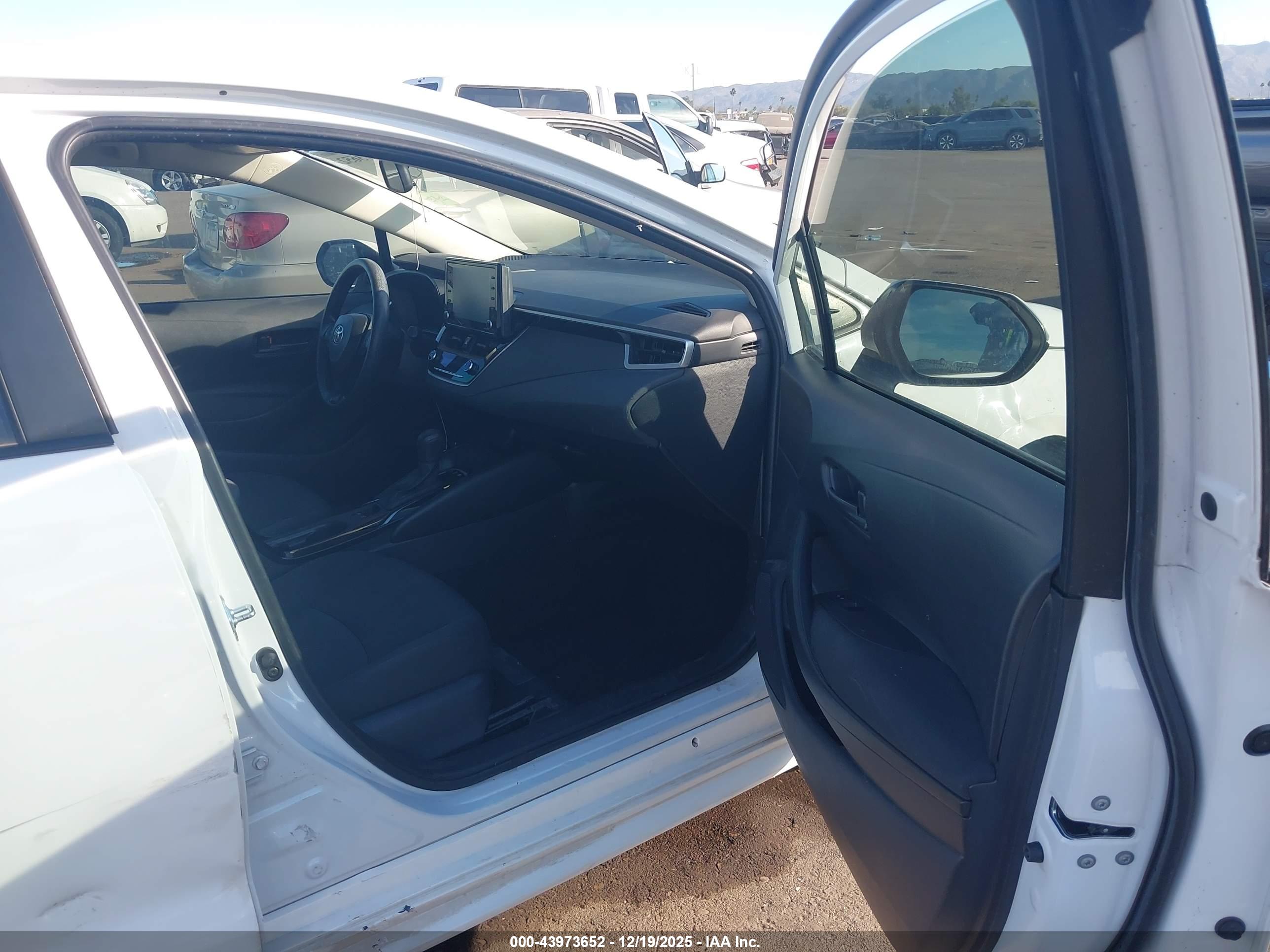 TOYOTA COROLLA image 5