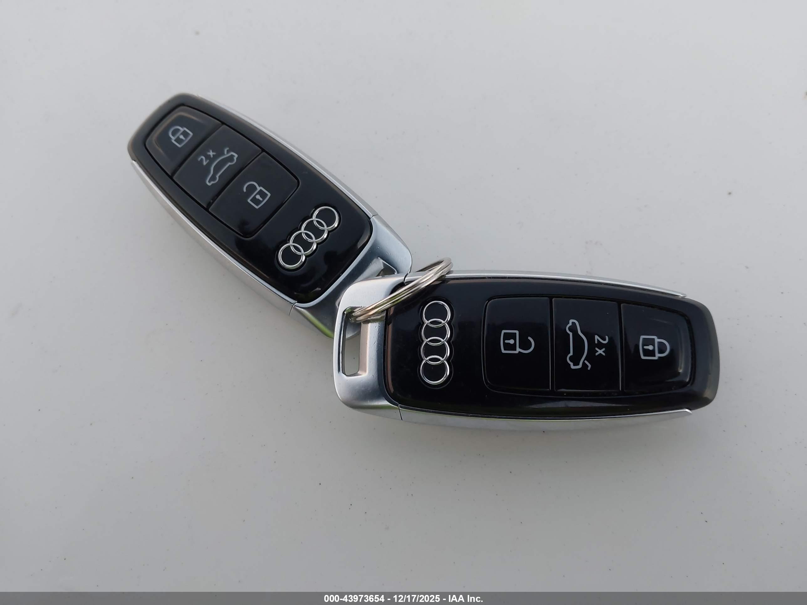 AUDI Q7 image 11