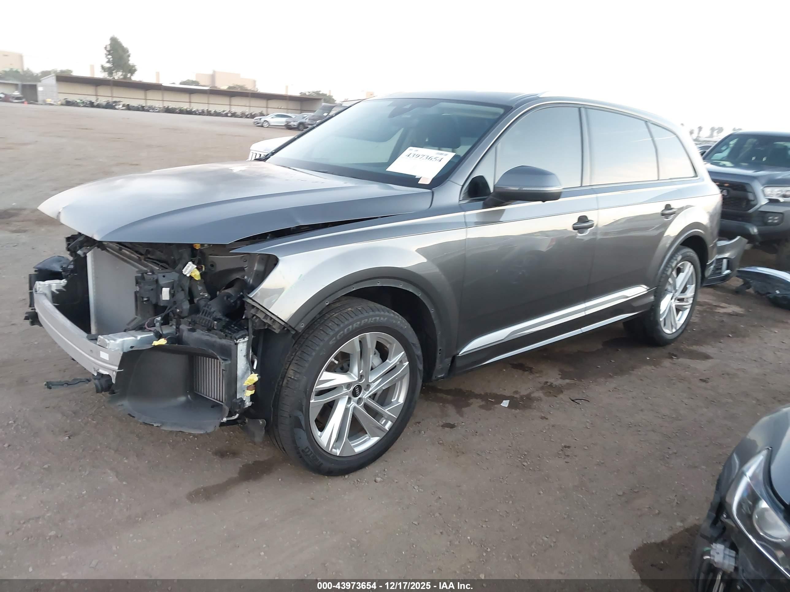 AUDI Q7 image 2