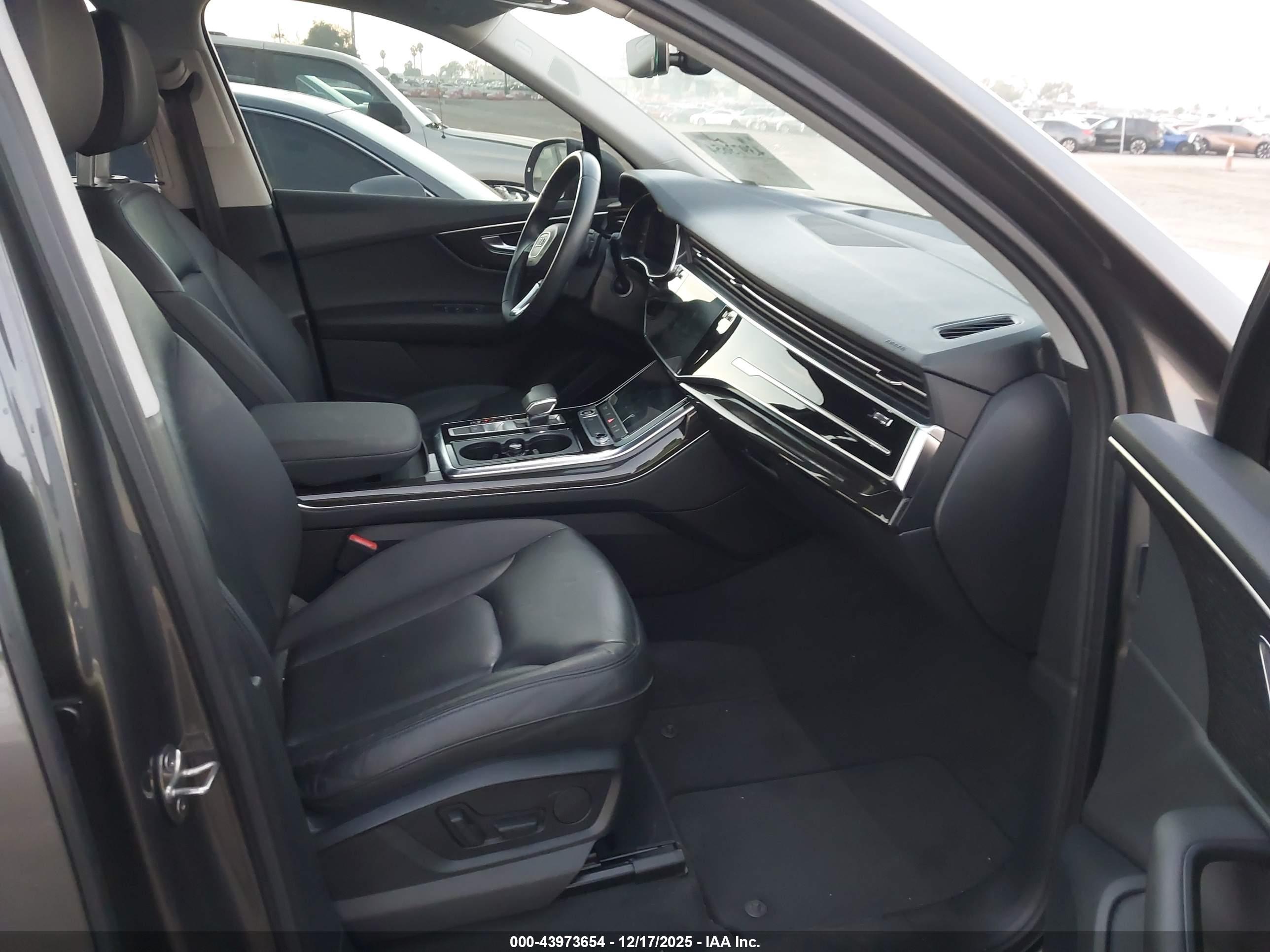 AUDI Q7 image 5