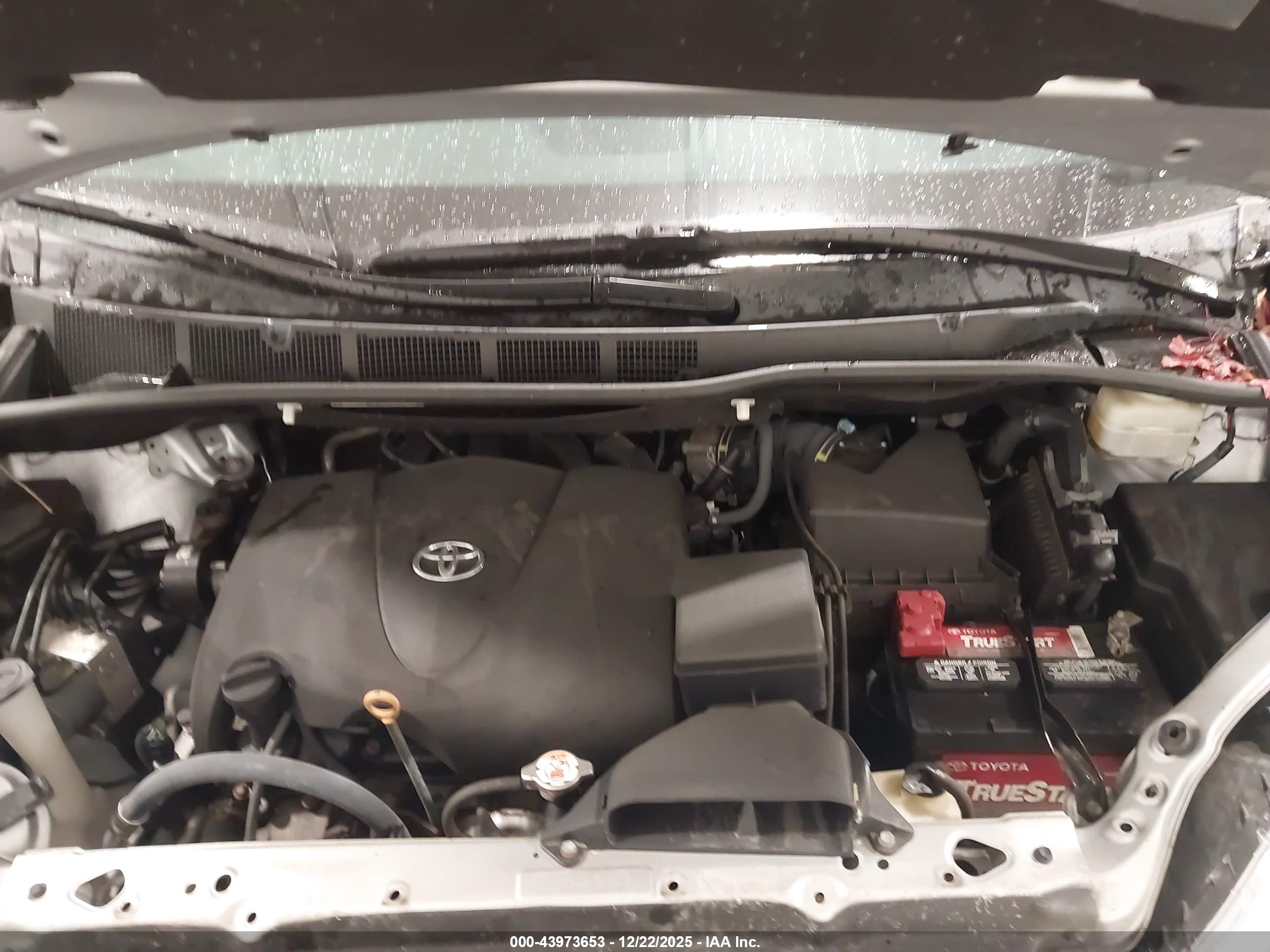 TOYOTA SIENNA image 10