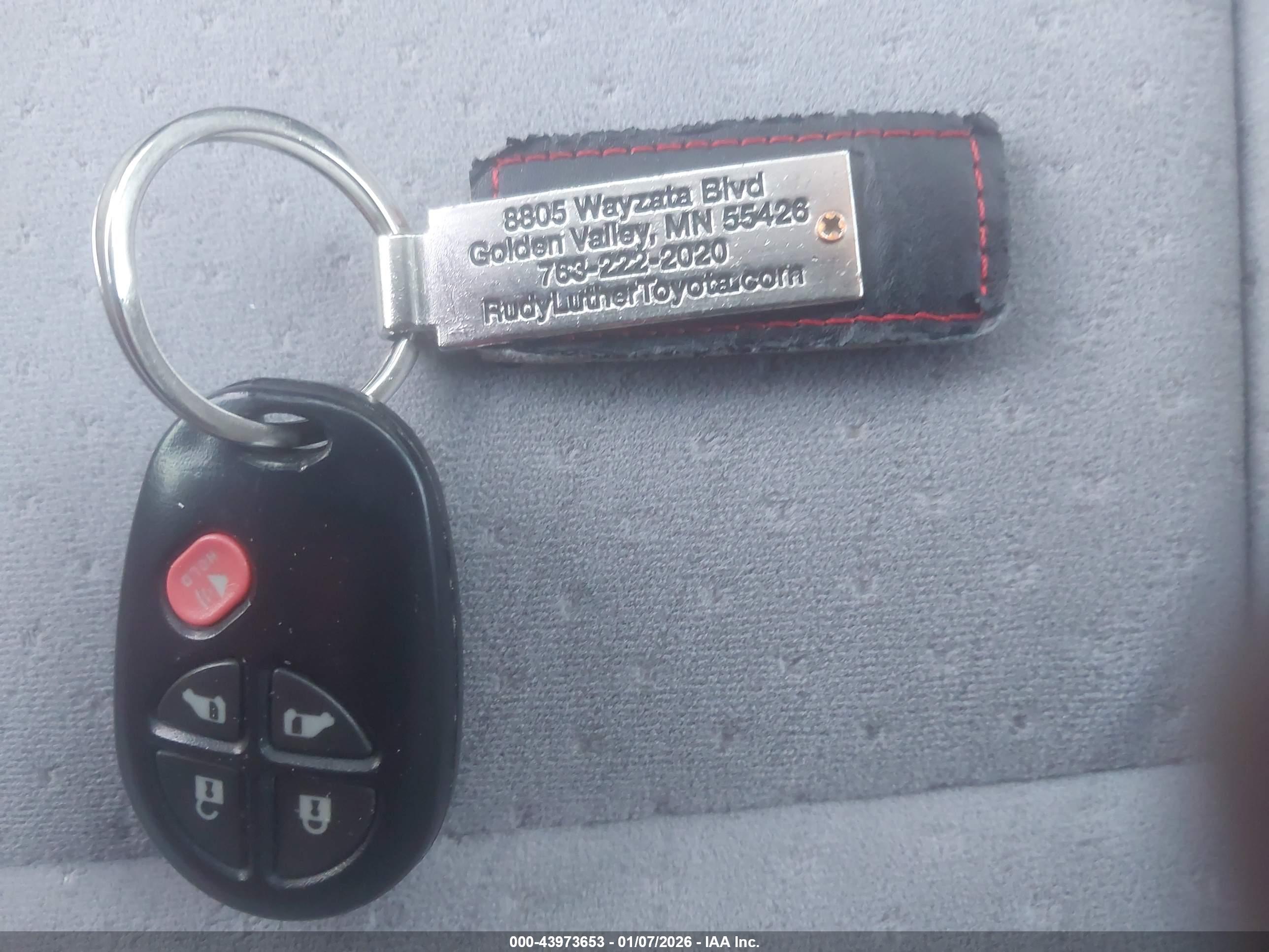 TOYOTA SIENNA image 11