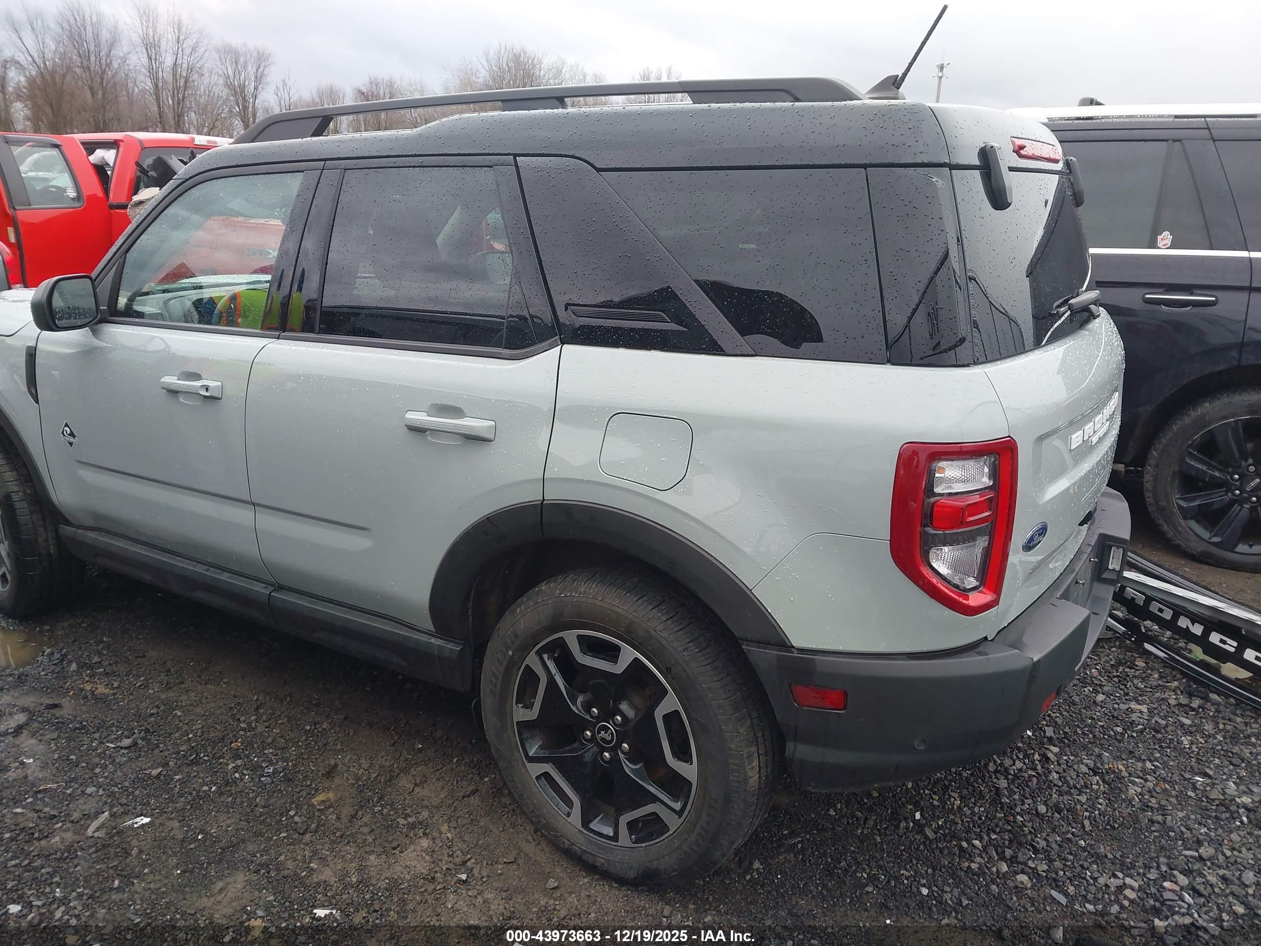 FORD BRONCO image 3