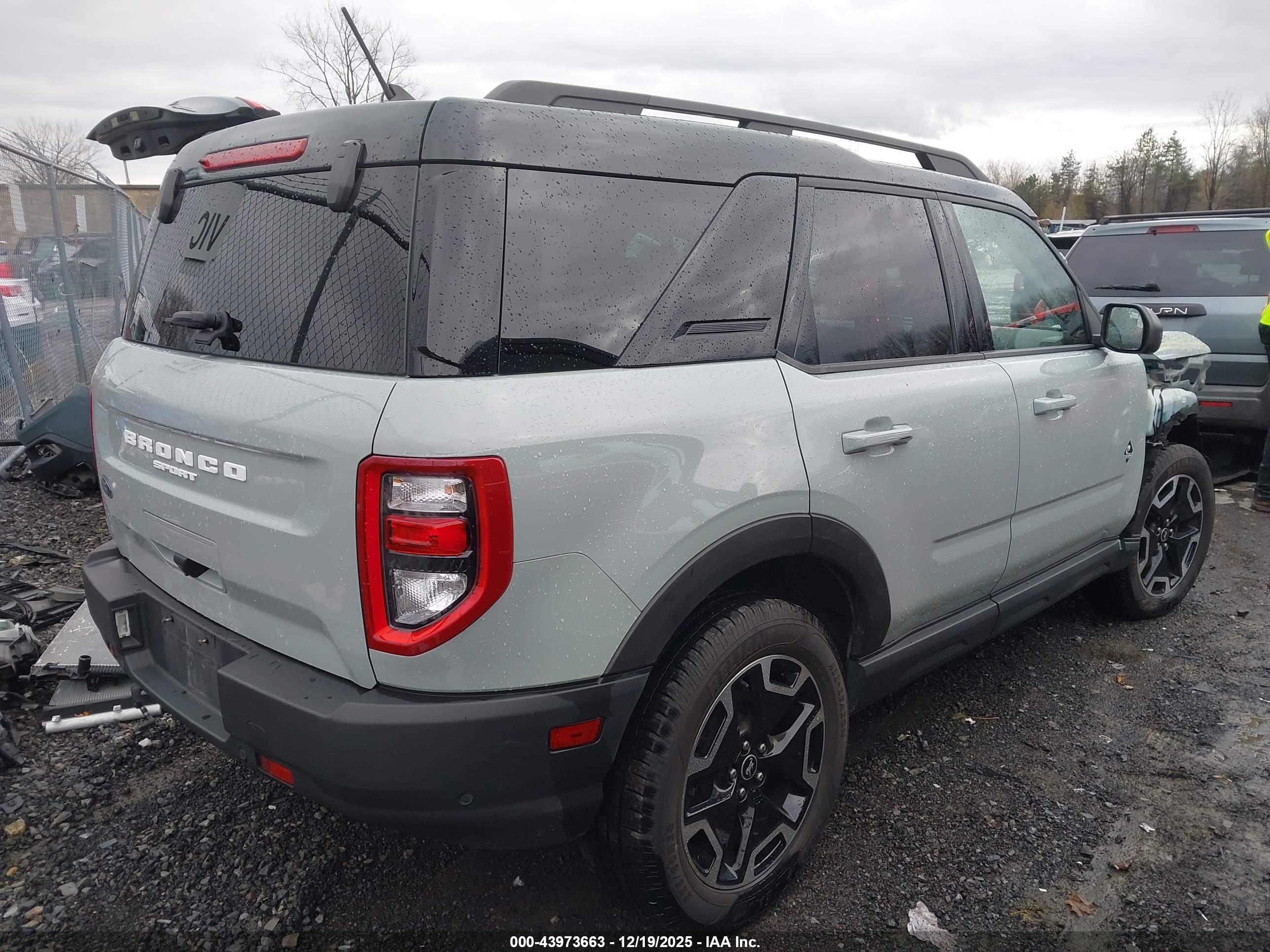 FORD BRONCO image 4