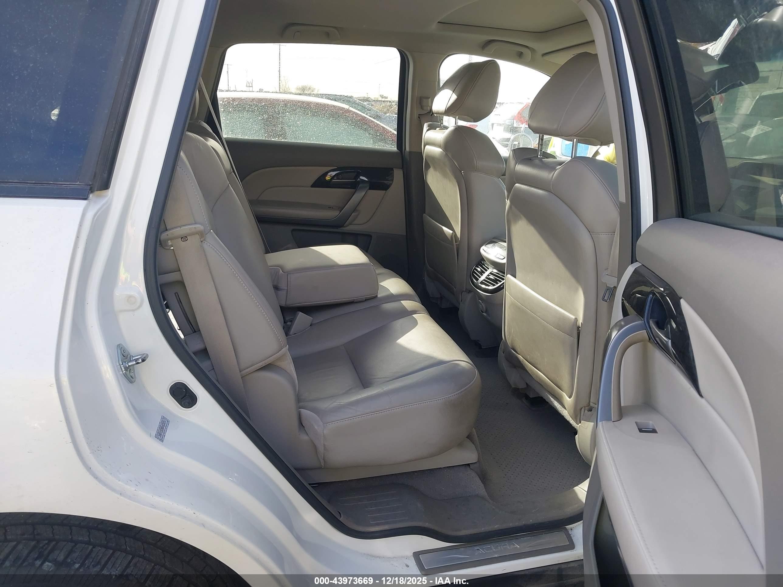 ACURA MDX image 8