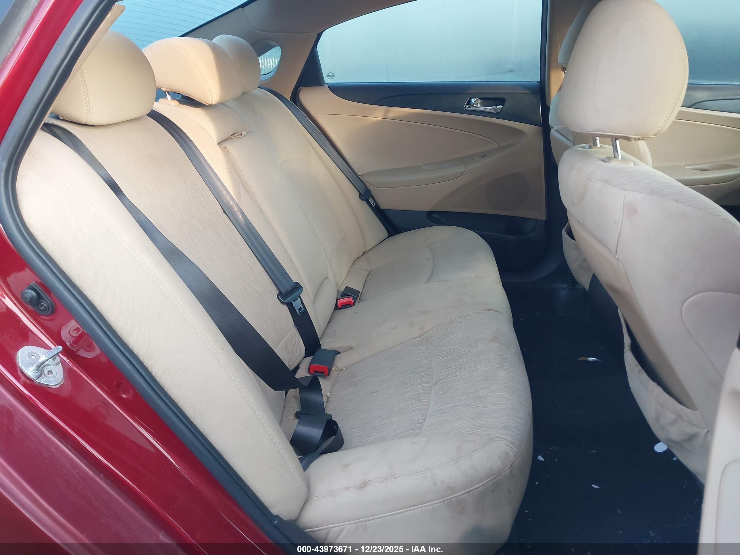 HYUNDAI SONATA image 8