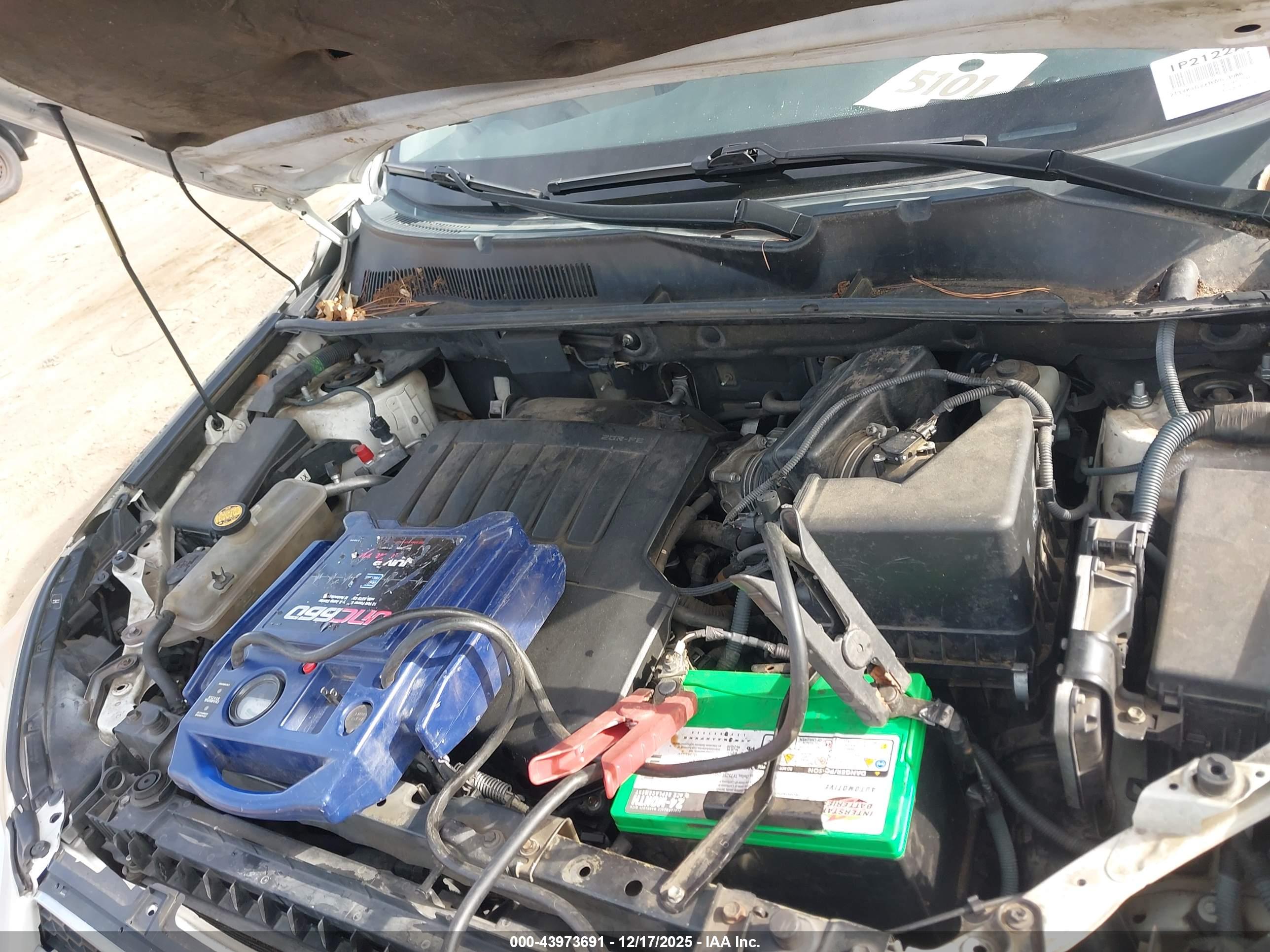 TOYOTA RAV4 image 10