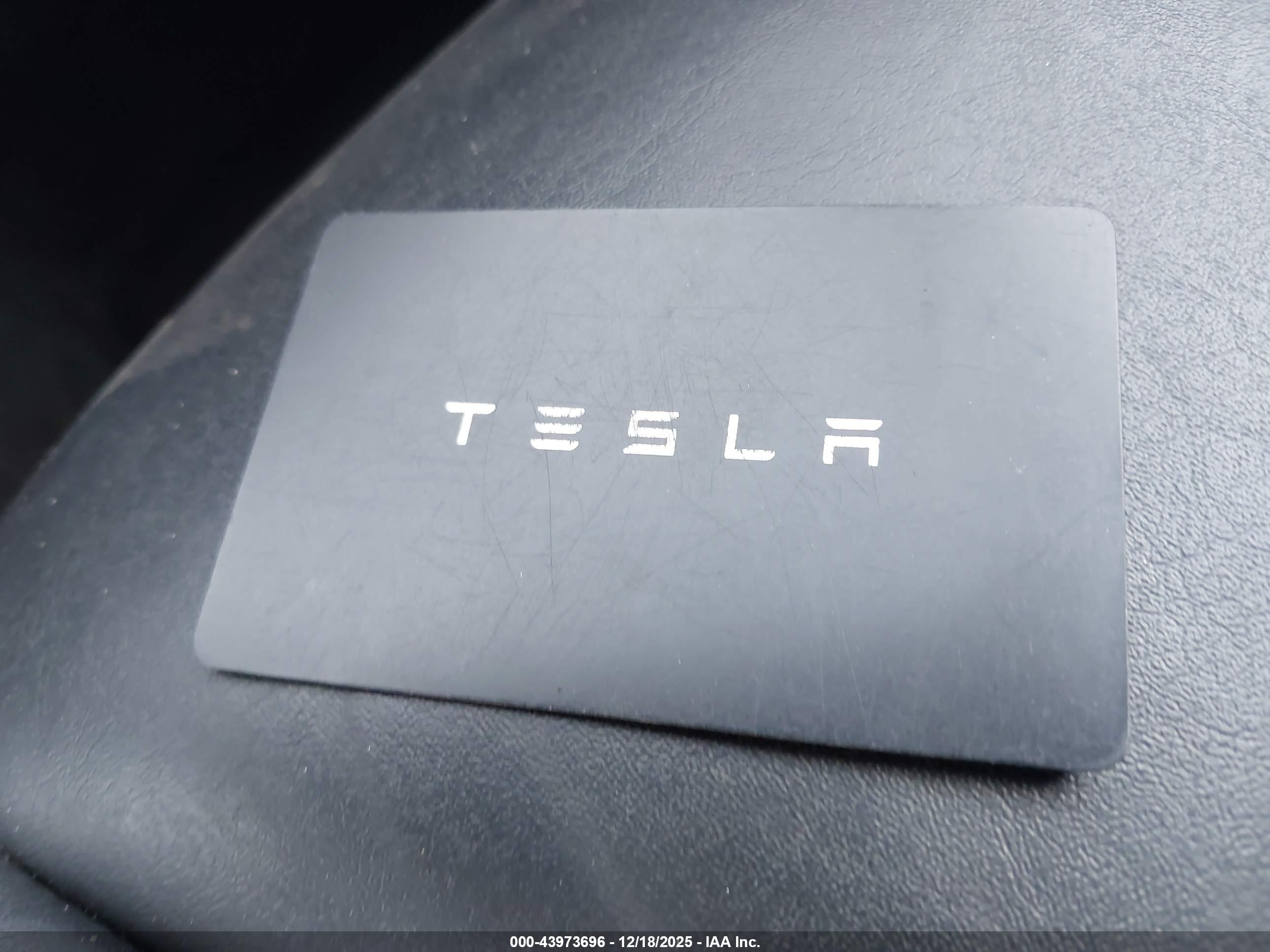 TESLA MODEL image 11