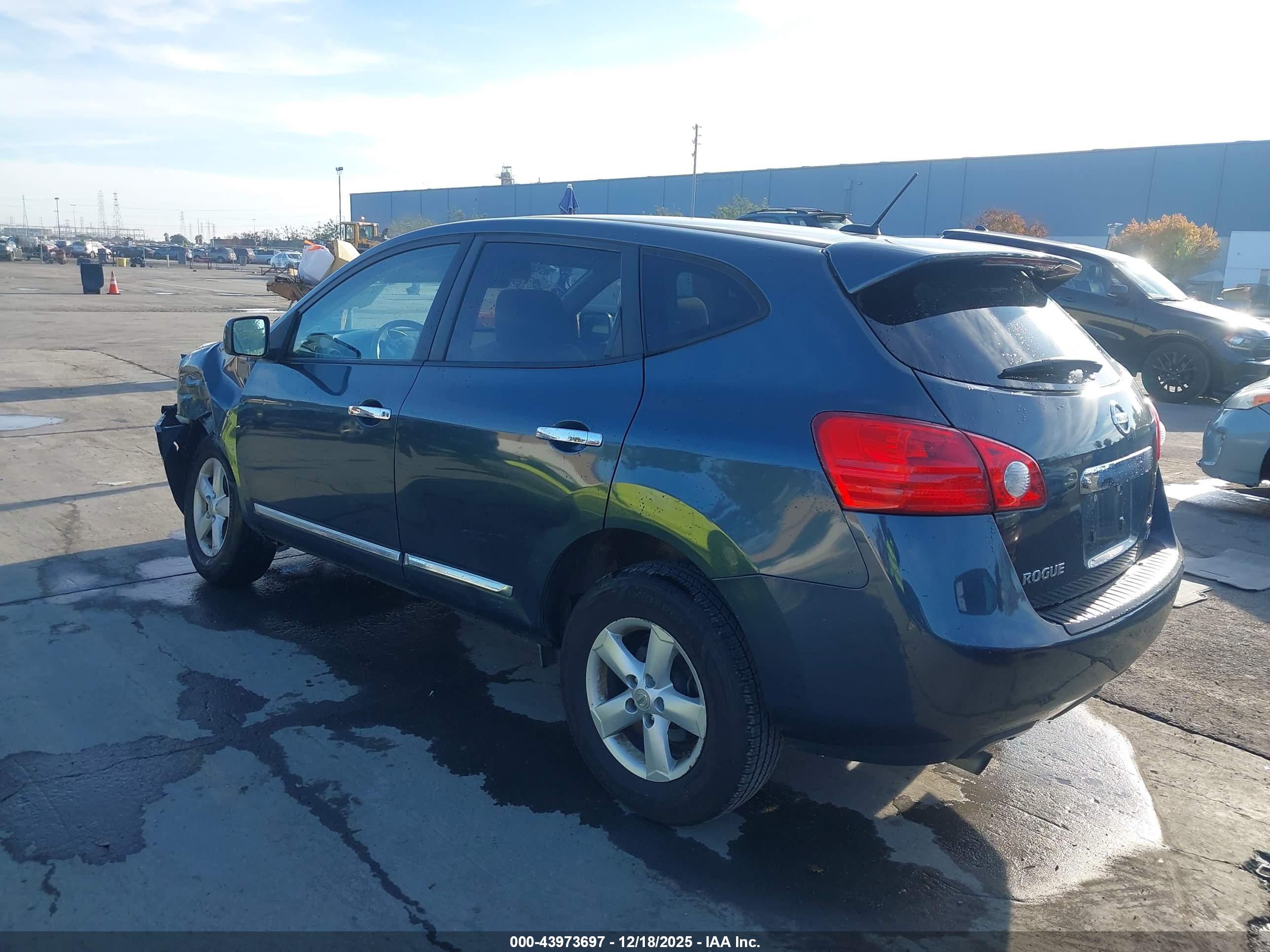 NISSAN ROGUE image 3