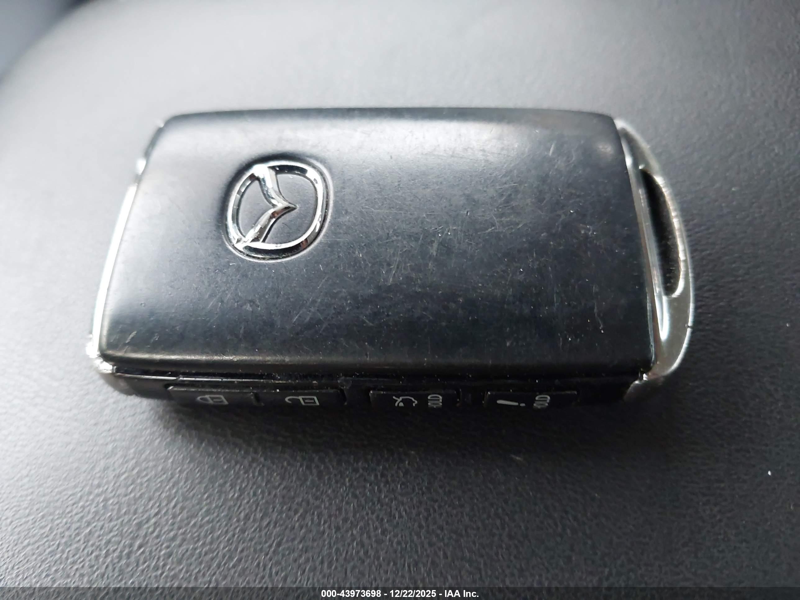MAZDA MAZDA3 image 11