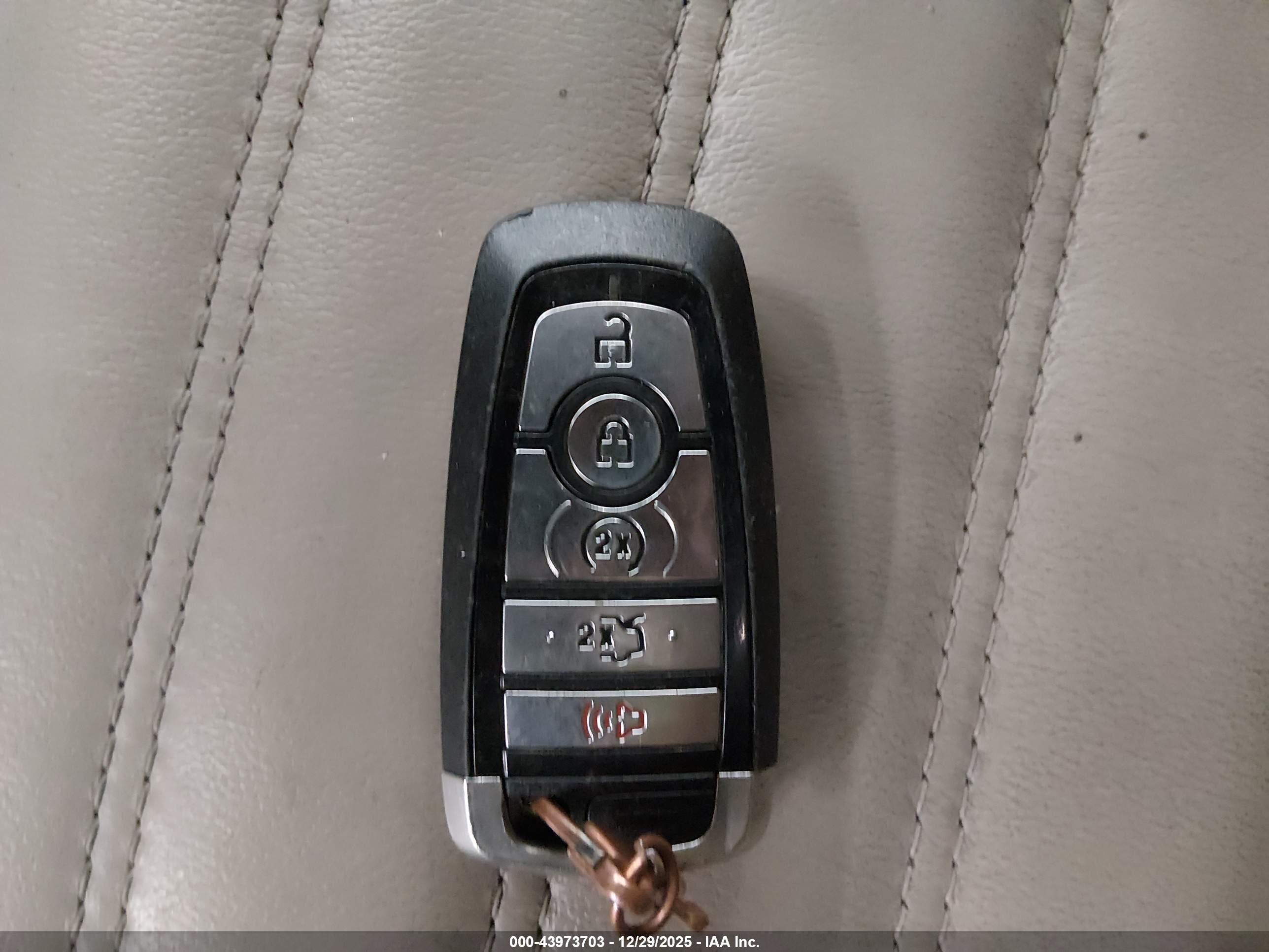 FORD FUSION image 11