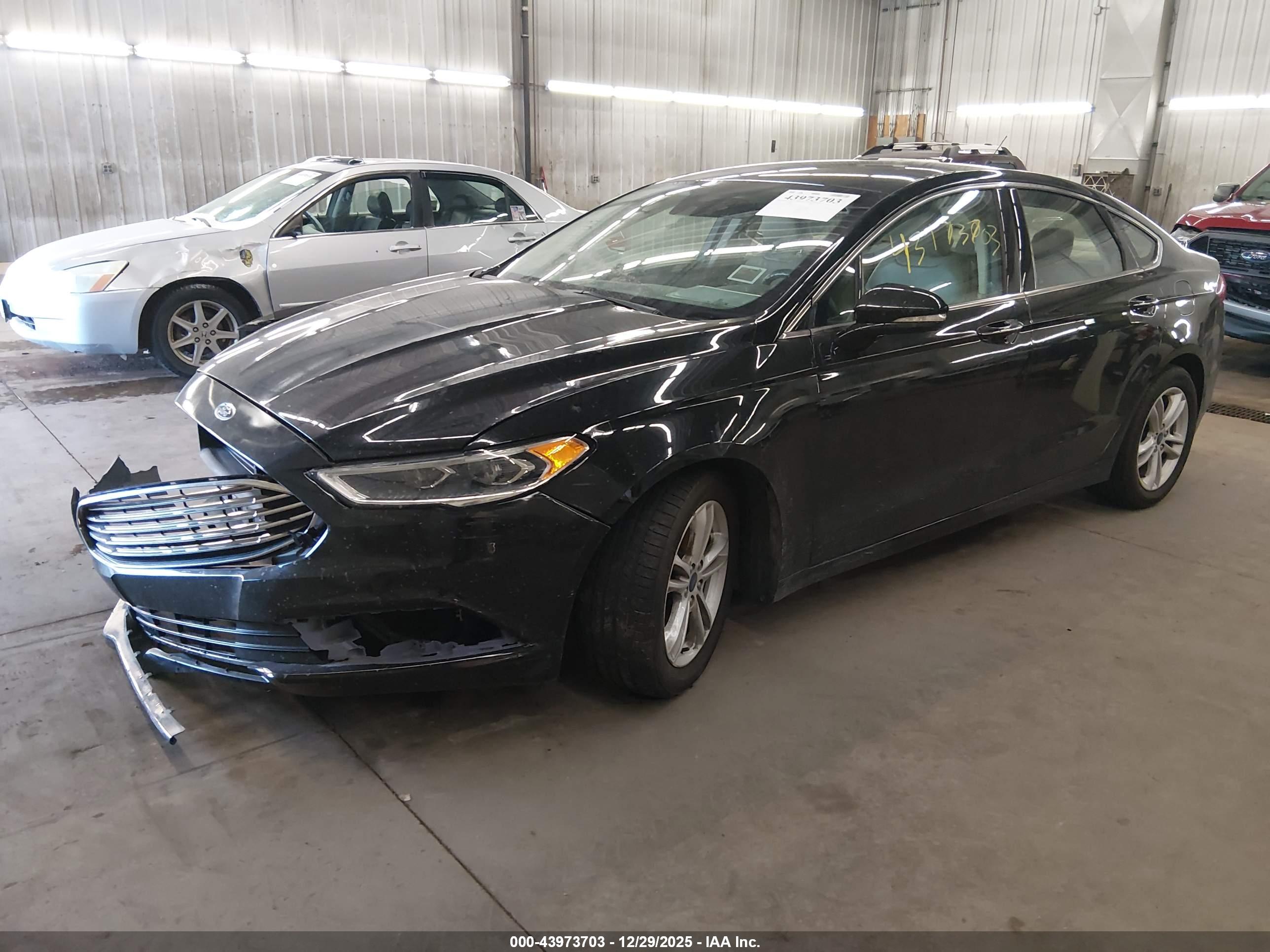FORD FUSION image 2